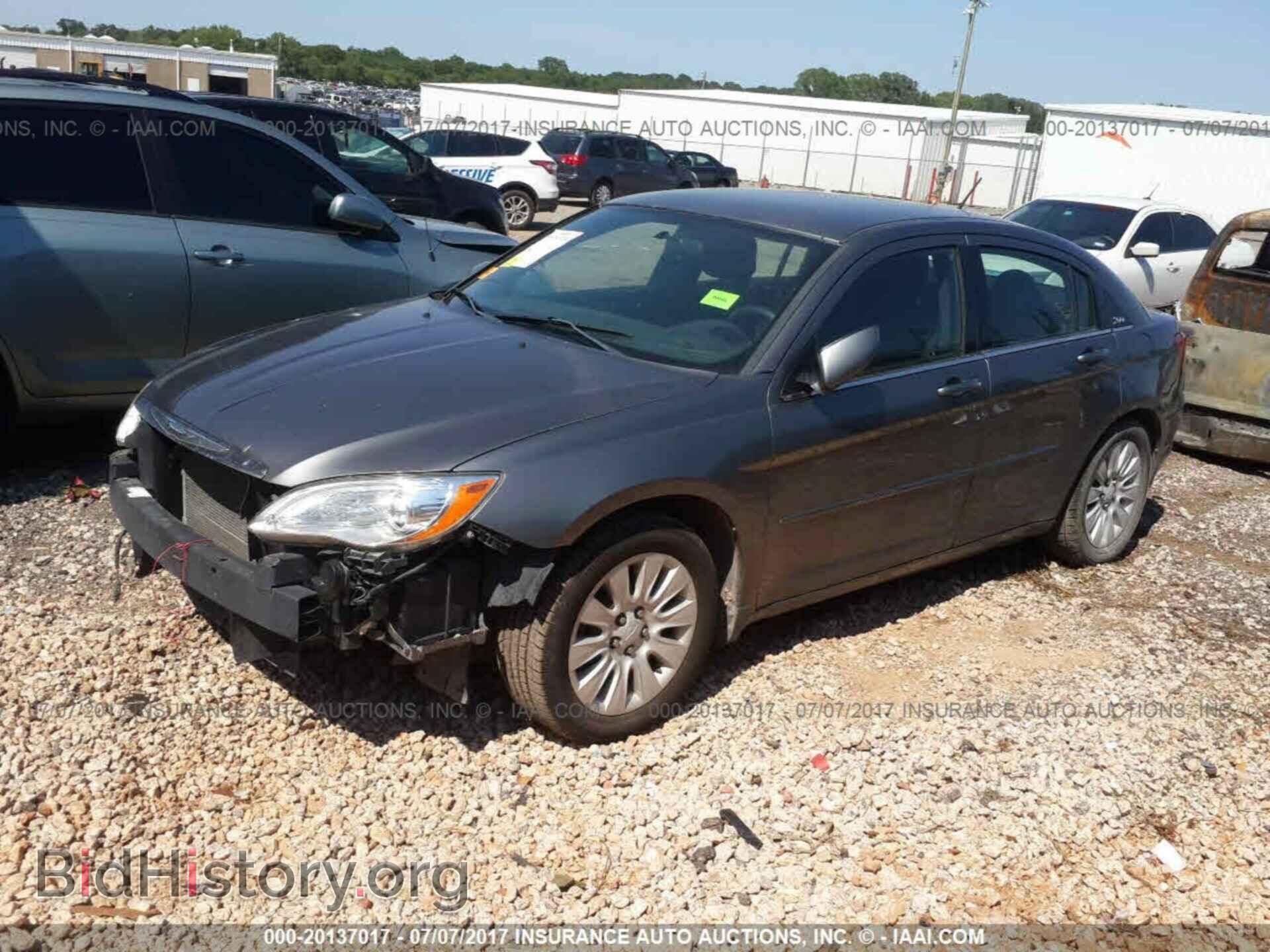 2012 Chrysler 200 - VIN: 1C3CCBAB5CN144820 - Фото 2