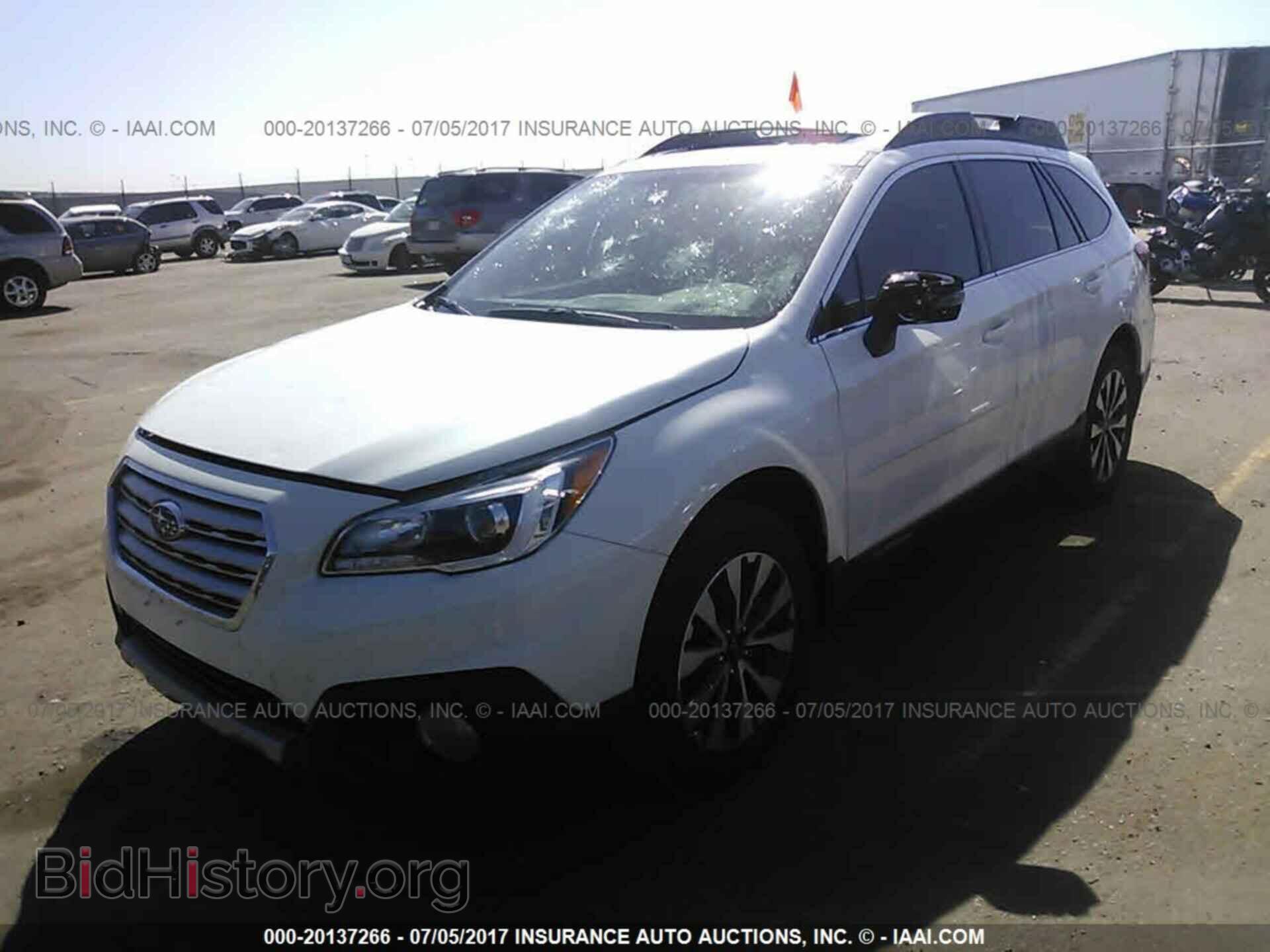 2017 Subaru Outback - VIN: 4S4BSANC4H3323789 - Фото 2