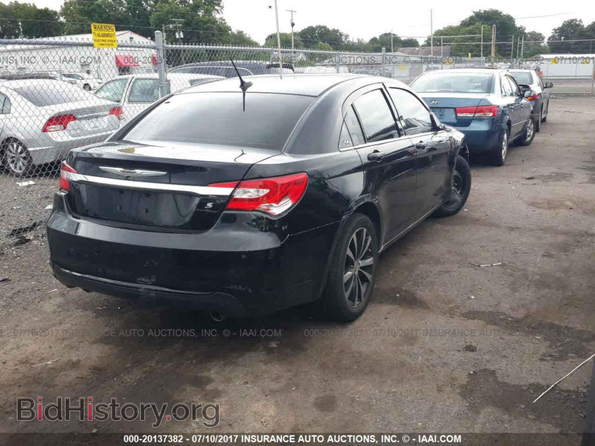 2013 Chrysler 200 - VIN: 1C3CCBCG4DN545804 - Фото 4