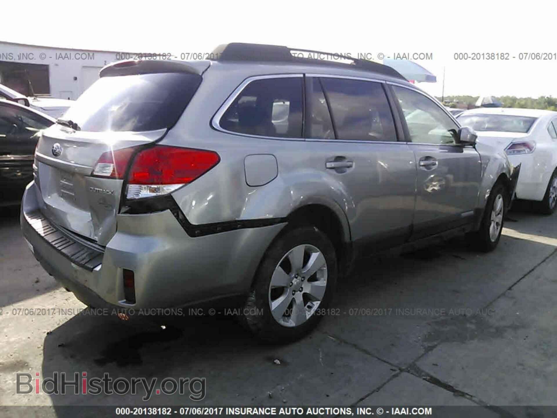 2011 Subaru Outback - VIN: 4S4BRCCC6B3354768 - Фото 4