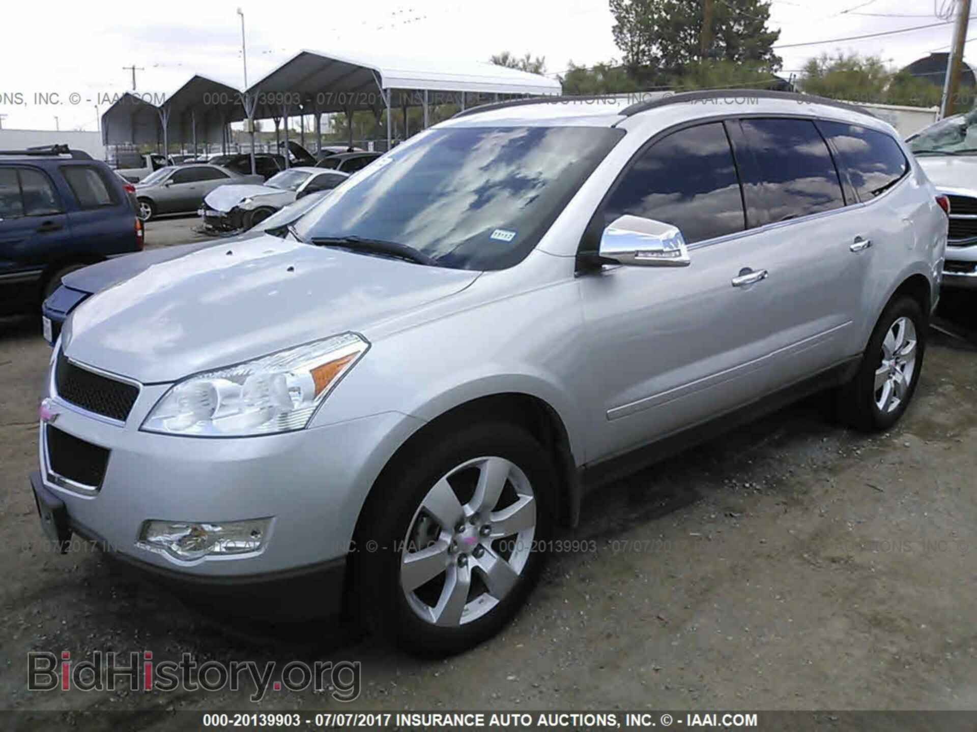 2012 Chevrolet Traverse - VIN: 1GNKRGED6CJ346790 - Фото 2