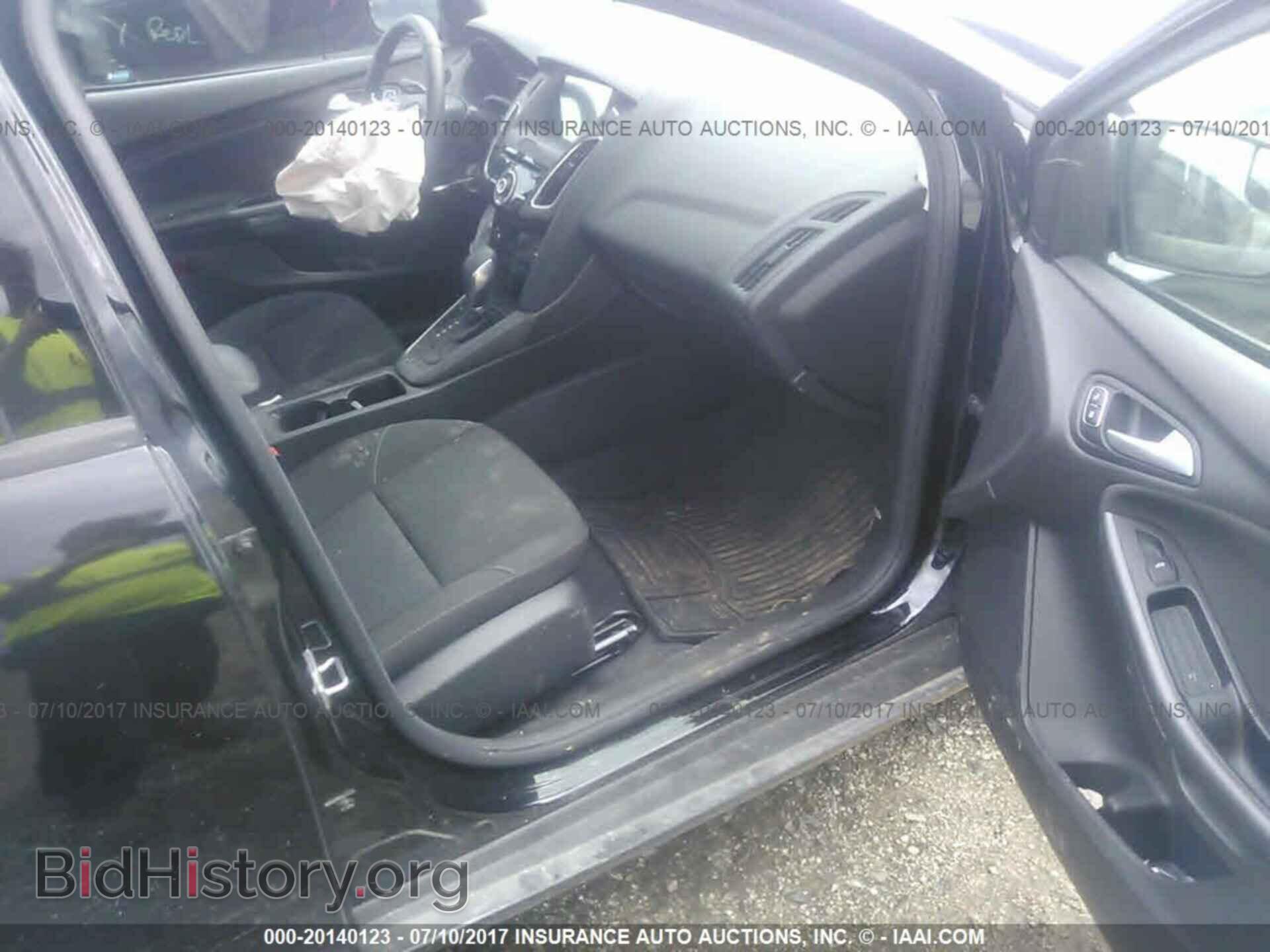 2017 Ford Focus - VIN: 1FADP3H21HL228710 - Photo 5