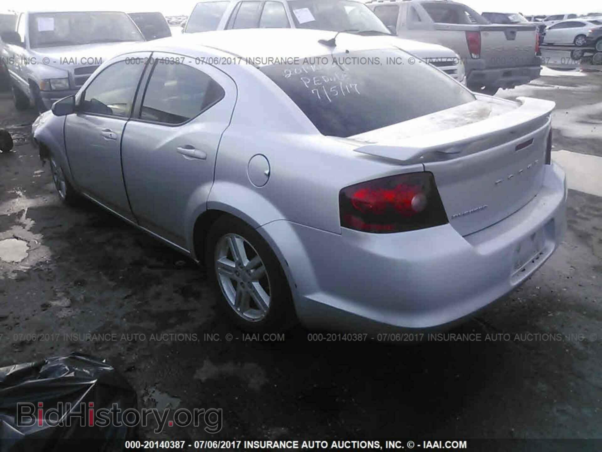 2011 Dodge Avenger - VIN: 1B3BD1FB2BN528450 - Photo 3