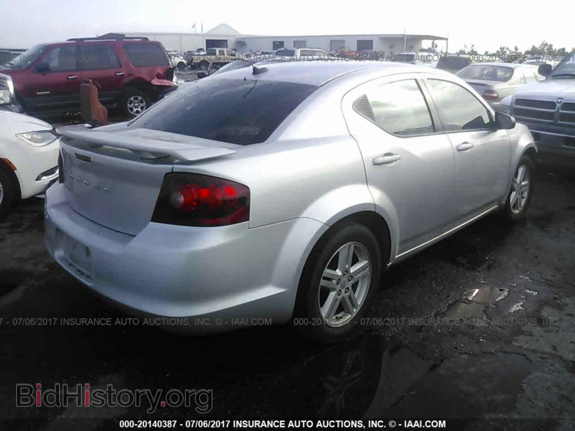 2011 Dodge Avenger - VIN: 1B3BD1FB2BN528450 - Photo 4