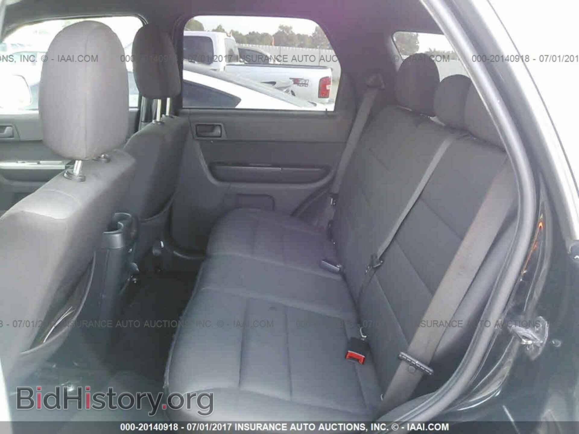 2012 Ford Escape - VIN: 1FMCU0D76CKB19958 - Photo 8