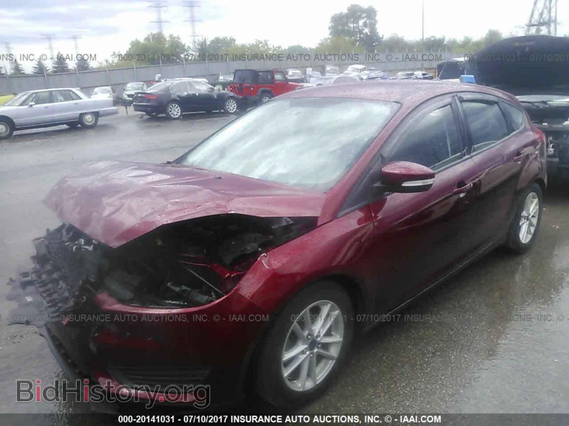 2016 Ford Focus - VIN: 1FADP3K28GL243082 - Фото 2
