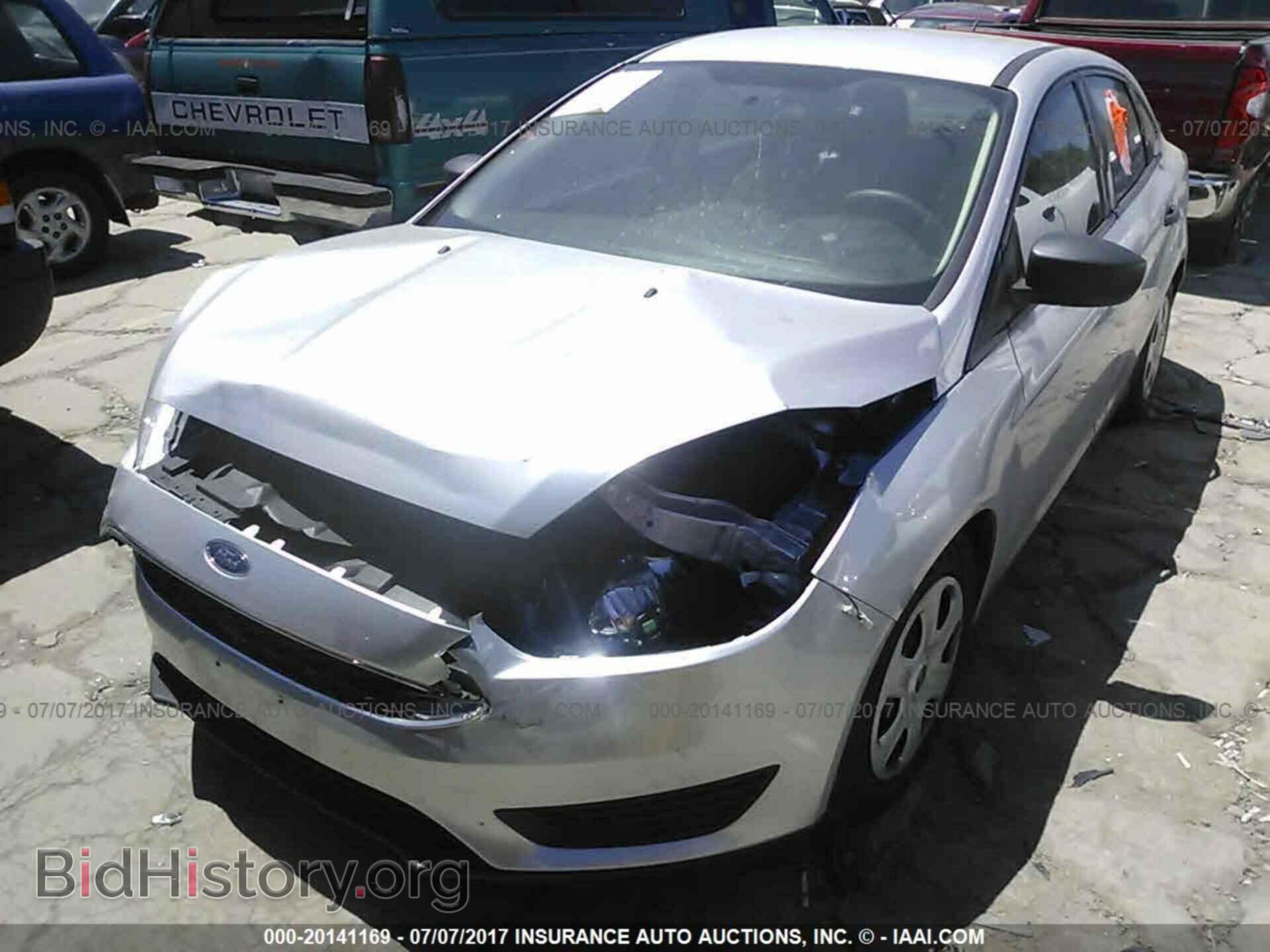 2016 Ford Focus - VIN: 1FADP3E24GL289553 - Photo 2