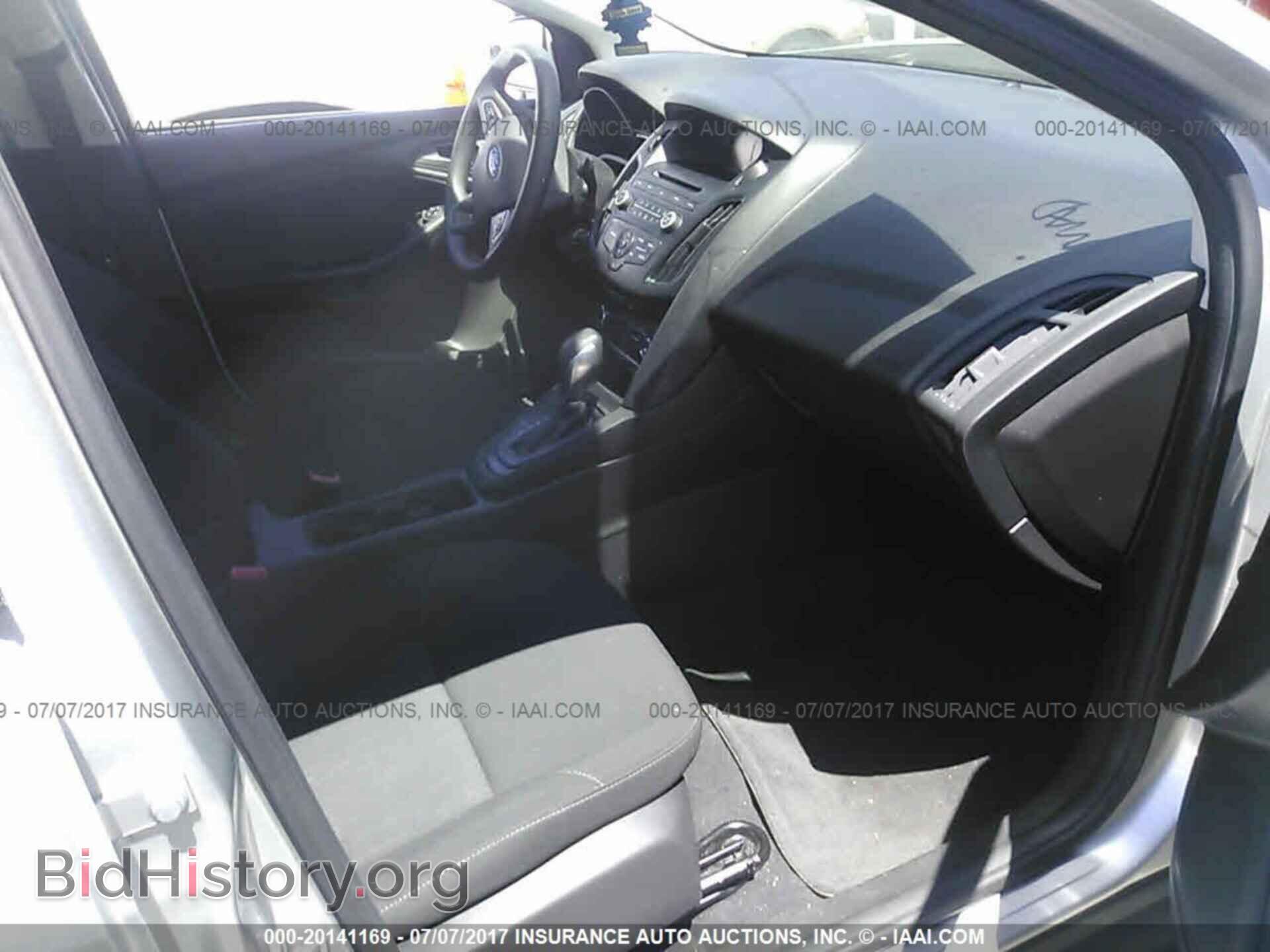 2016 Ford Focus - VIN: 1FADP3E24GL289553 - Photo 5