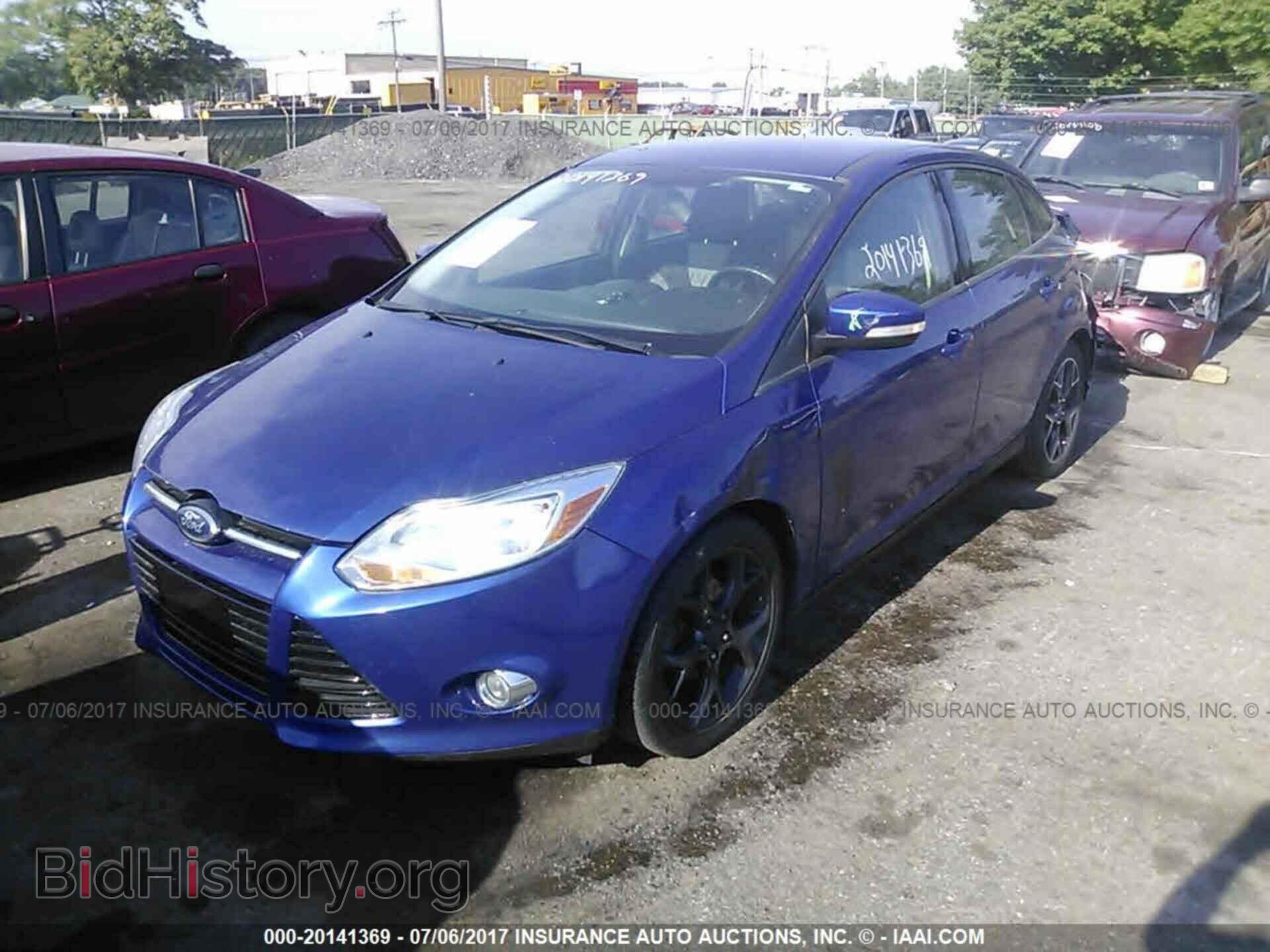 2012 Ford Focus - VIN: 1FAHP3F2XCL448618 - Photo 2