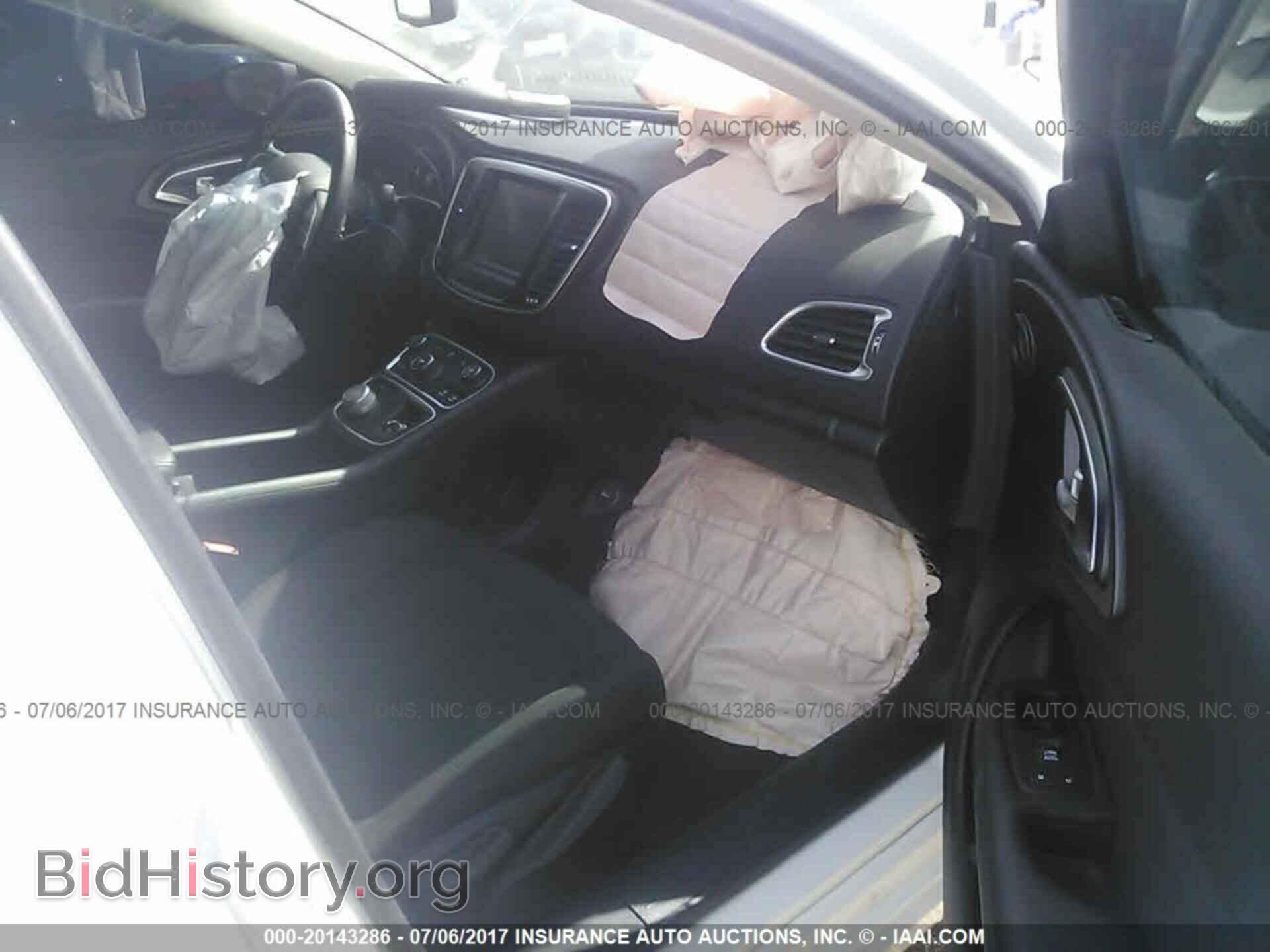 2016 Chrysler 200 - VIN: 1C3CCCAB9GN170204 - Photo 5
