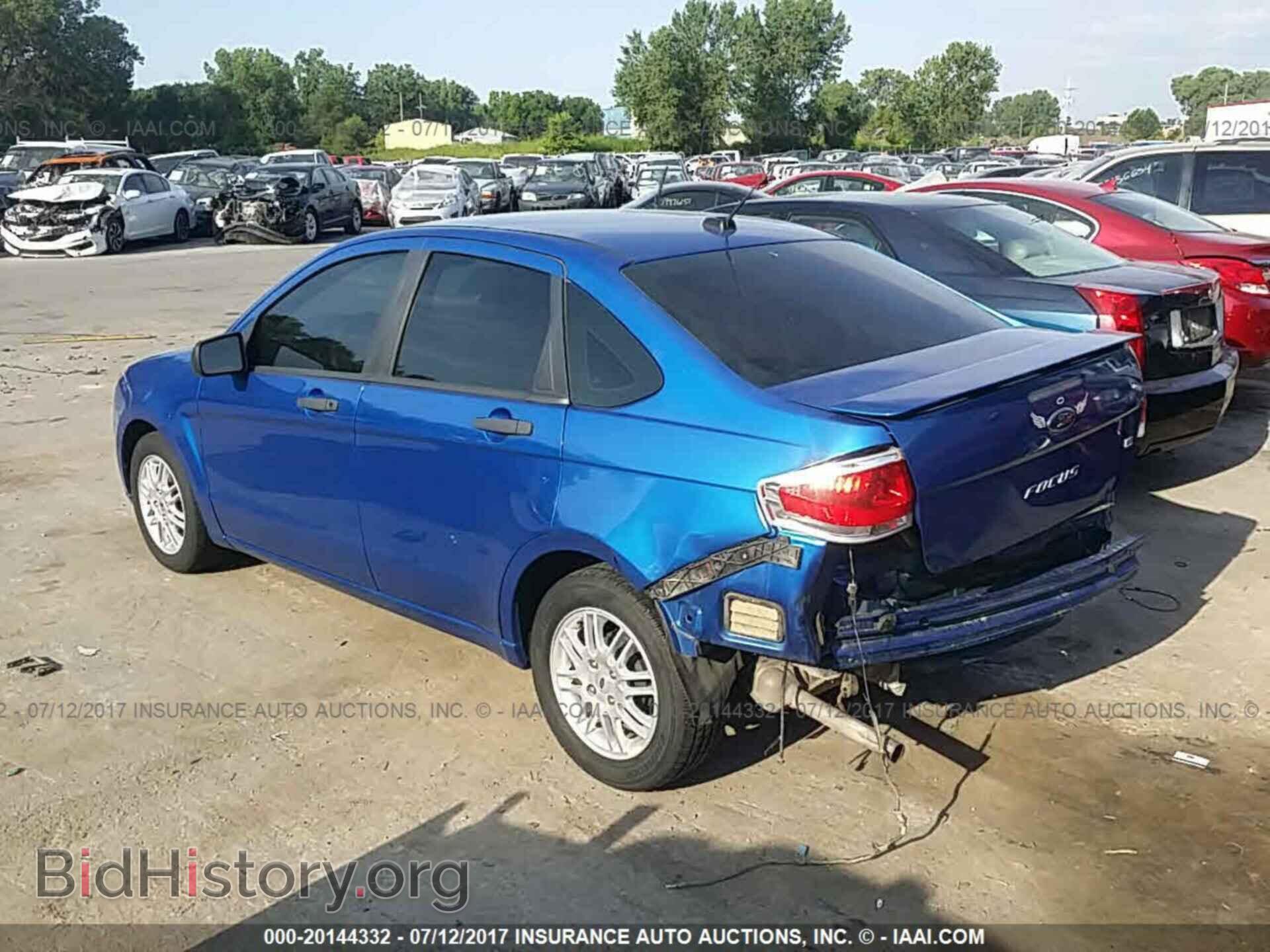 2011 Ford Focus - VIN: 1FAHP3FN0BW117943 - Photo 3