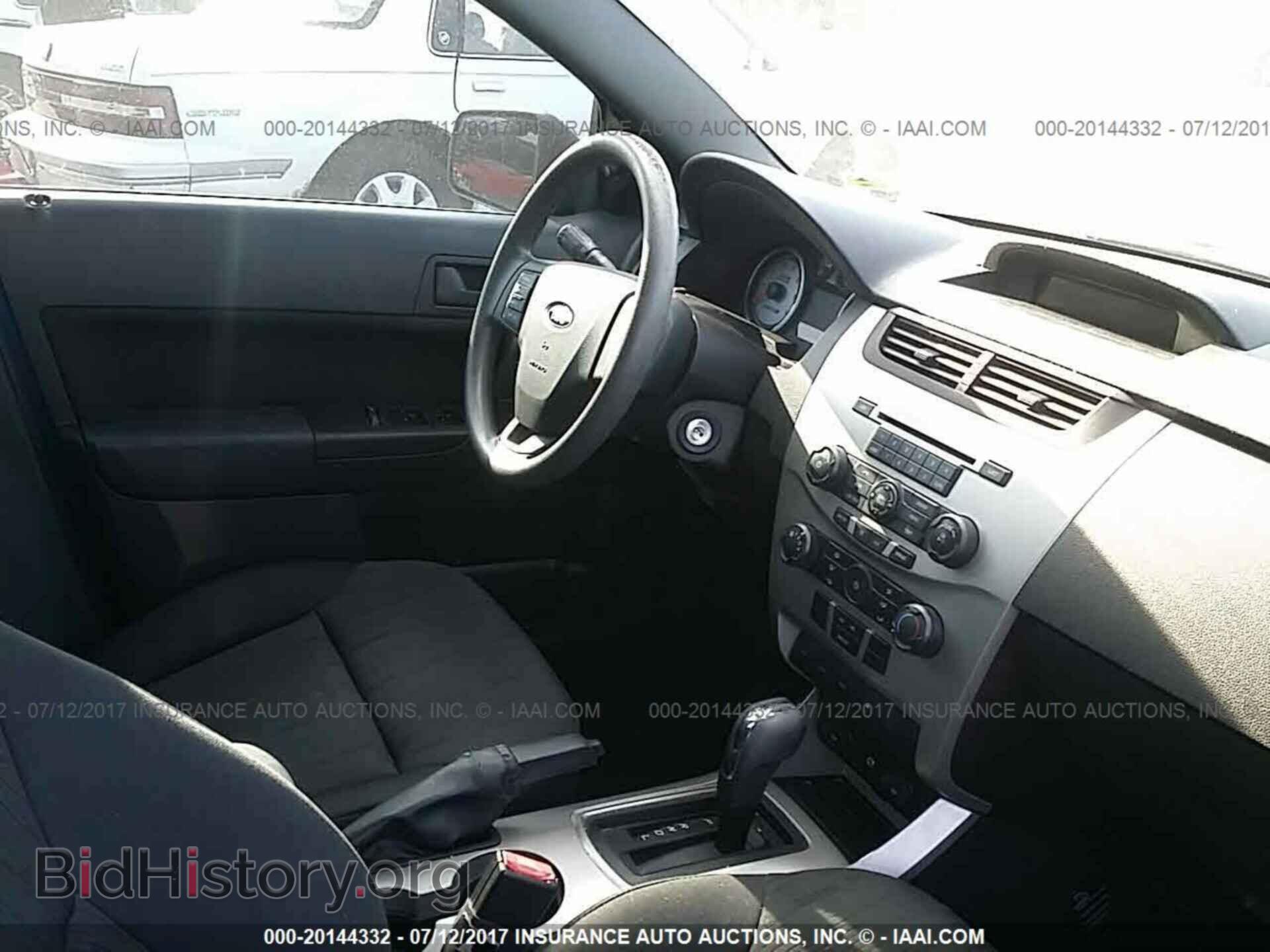 2011 Ford Focus - VIN: 1FAHP3FN0BW117943 - Photo 5