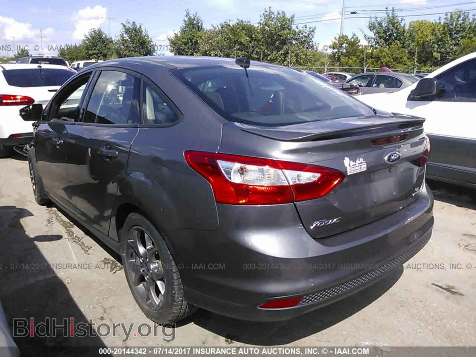2014 Ford Focus - VIN: 1FADP3F21EL253833 - Photo 3