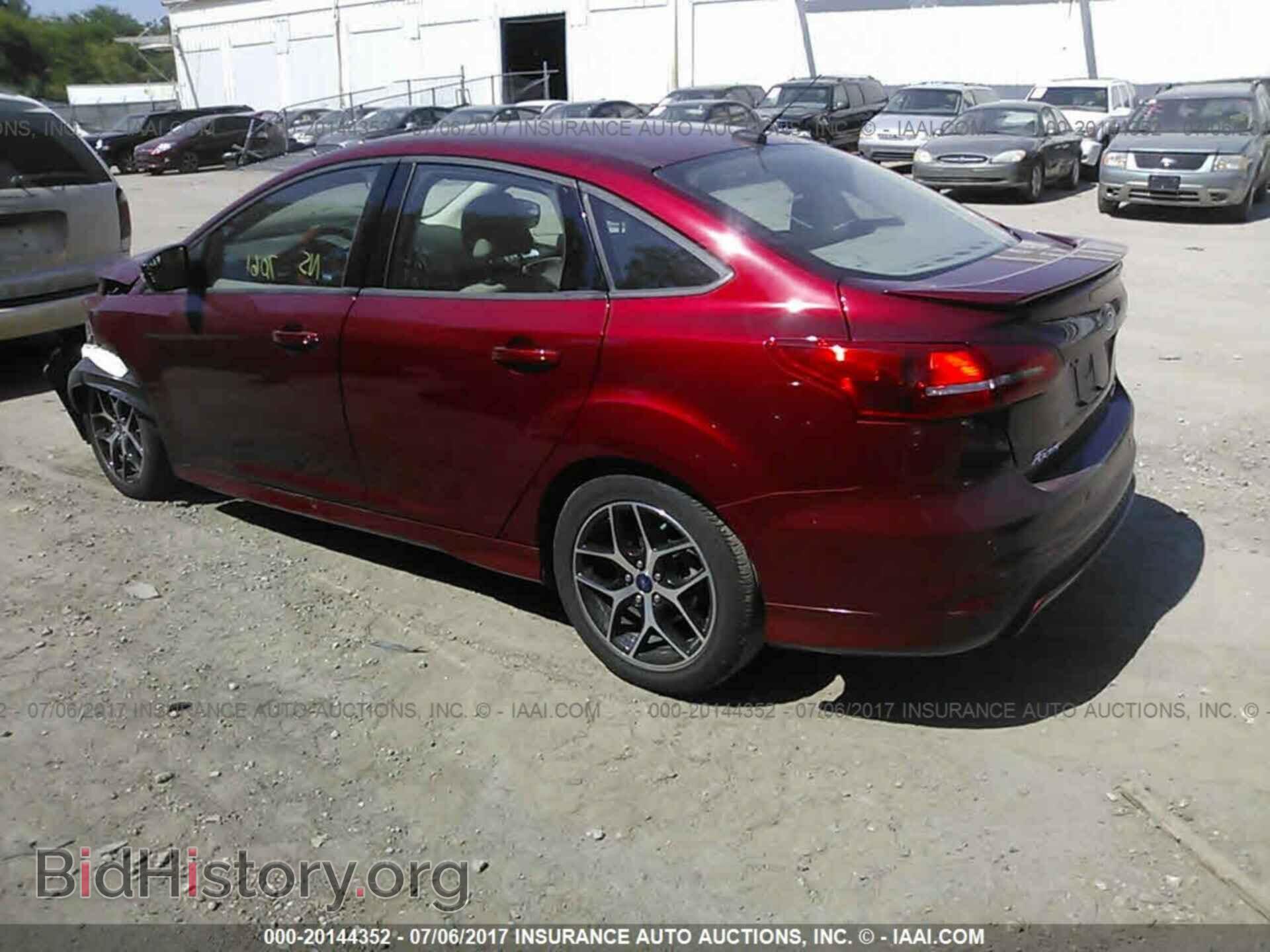 2016 Ford Focus - VIN: 1FADP3F24GL391417 - Фото 3
