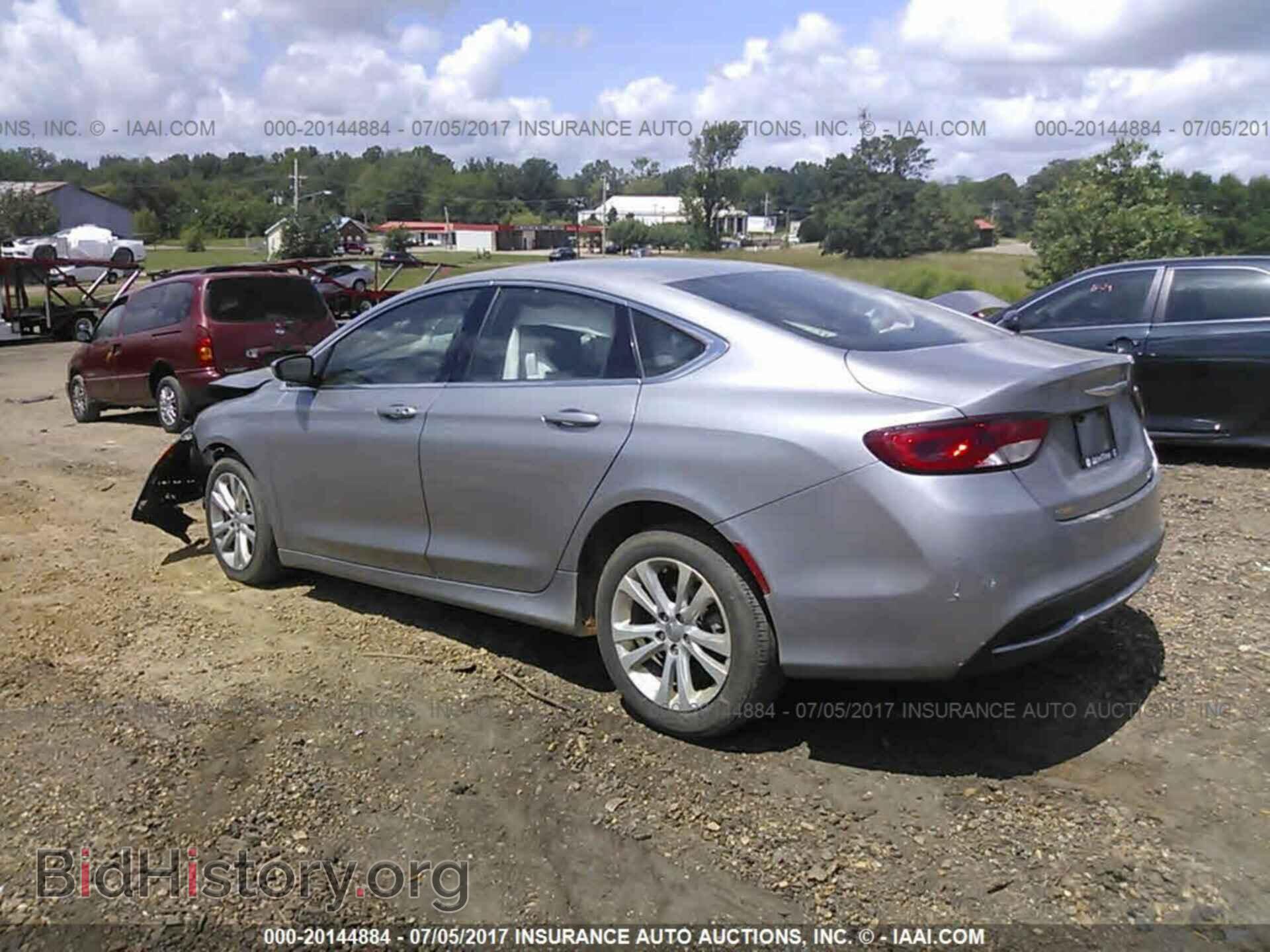 2015 Chrysler 200 - VIN: 1C3CCCAB2FN589820 - Photo 3