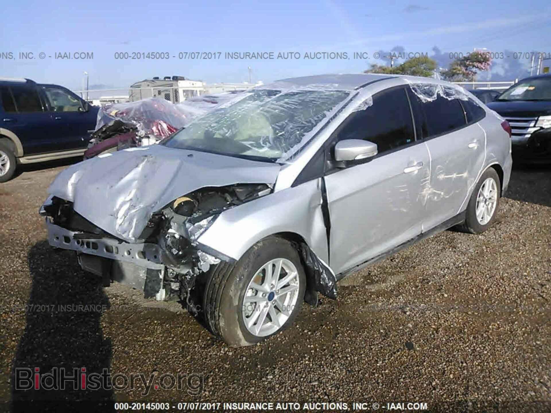 2017 Ford Focus - VIN: 1FADP3F24HL229630 - Photo 2