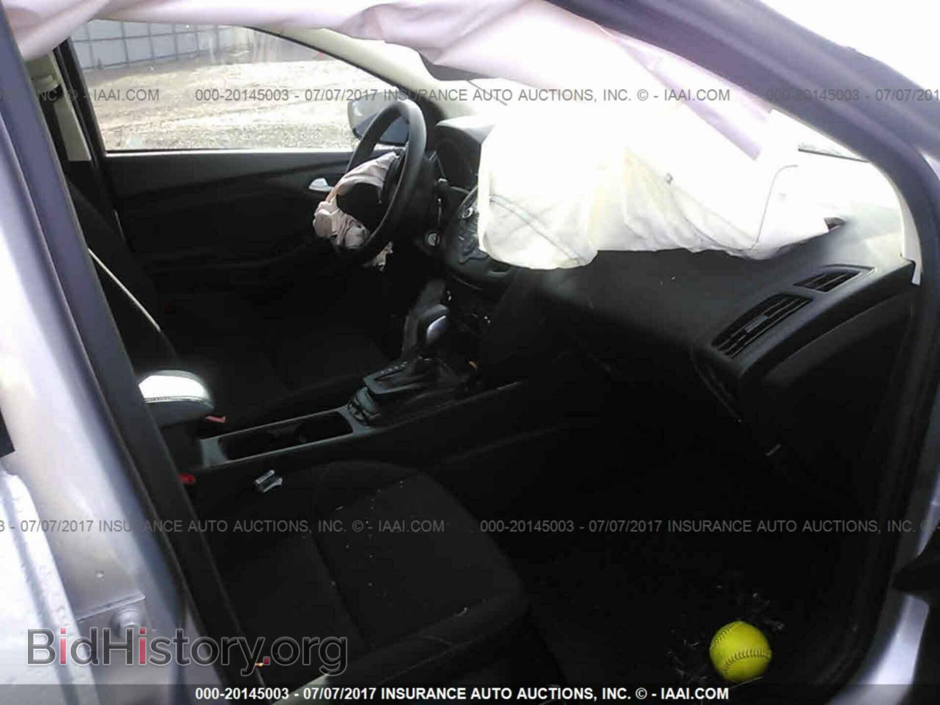 2017 Ford Focus - VIN: 1FADP3F24HL229630 - Photo 5