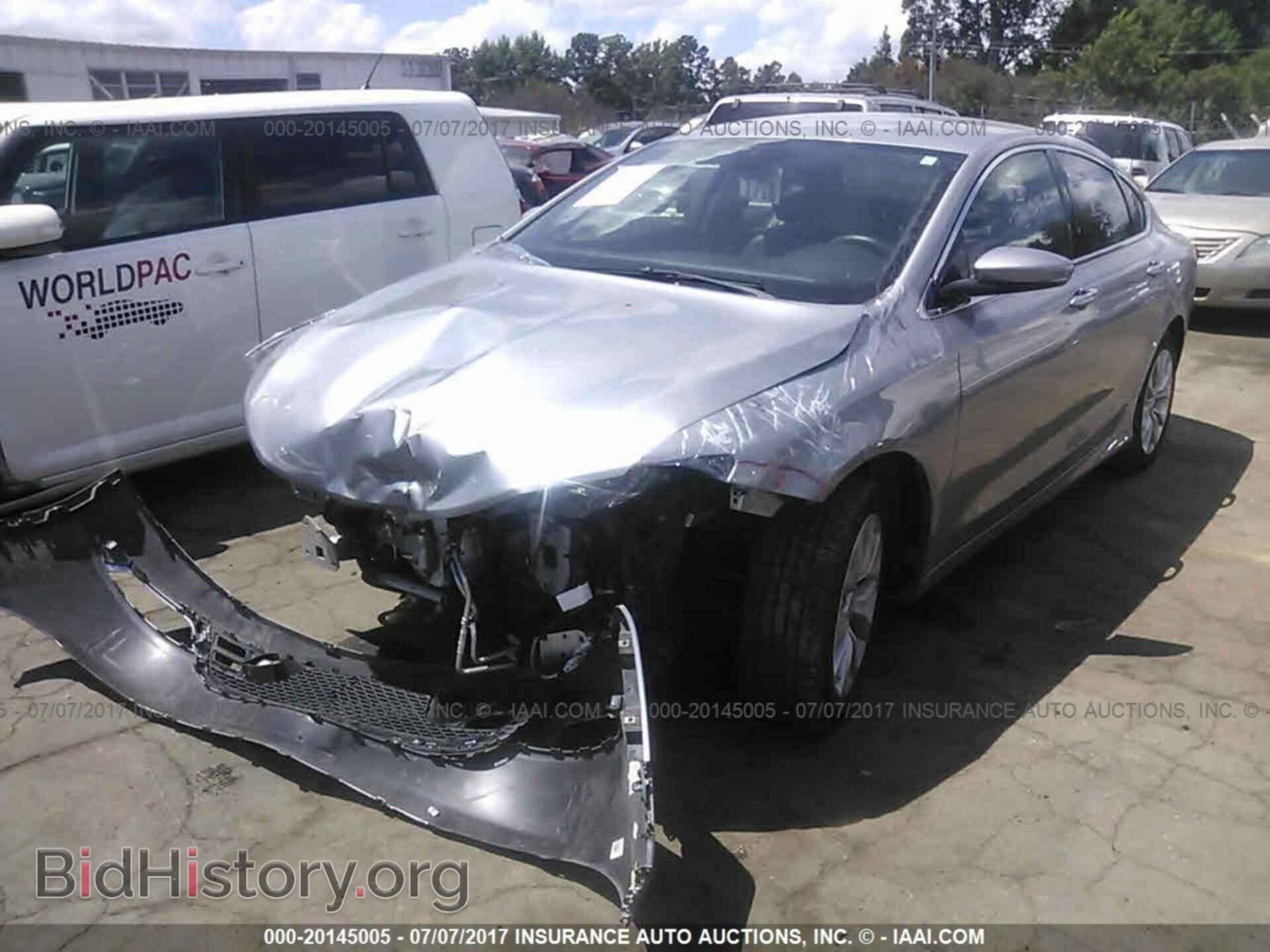 2015 Chrysler 200 - VIN: 1C3CCCCB7FN574288 - Photo 2