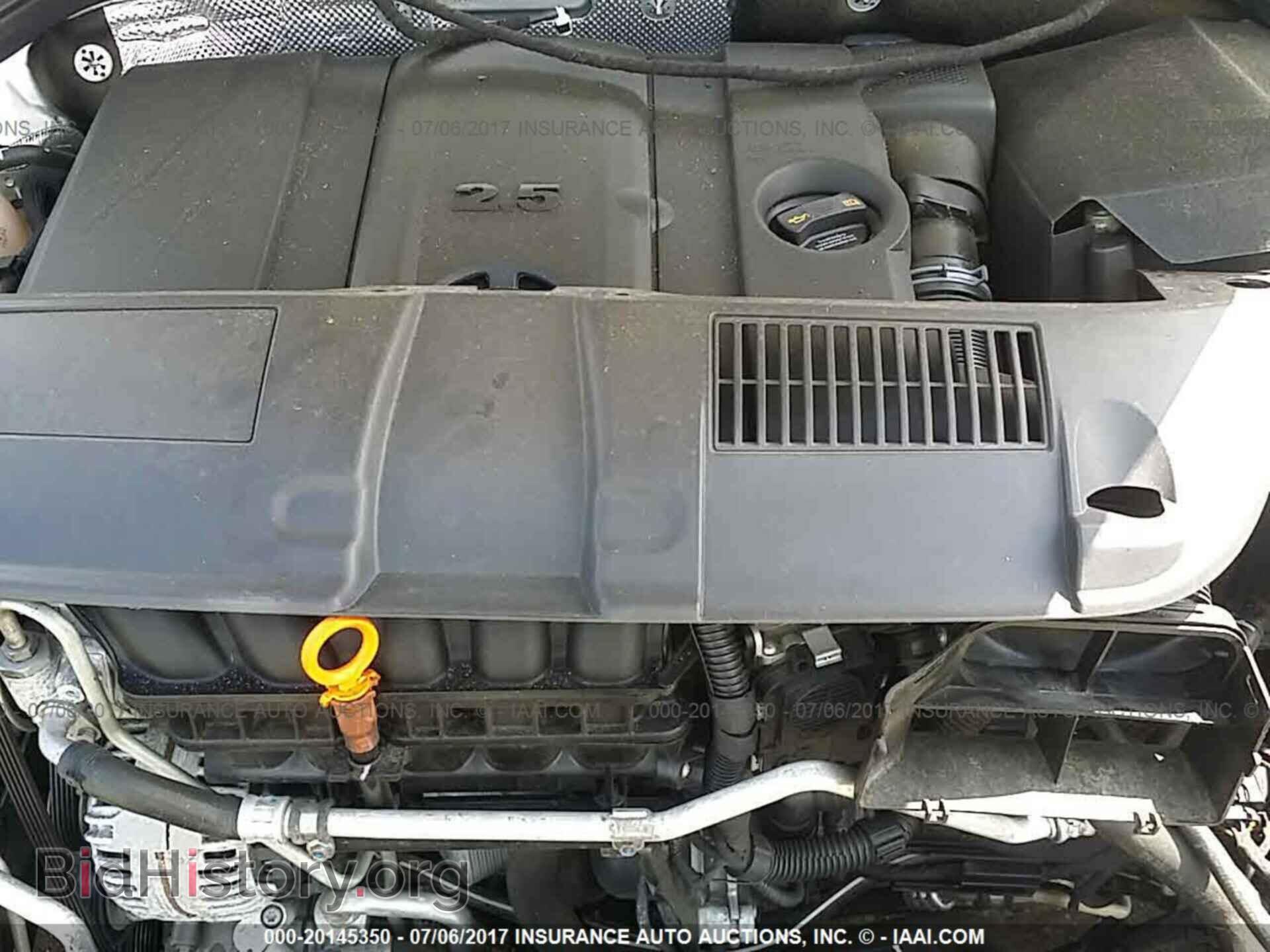 2012 Volkswagen Beetle - VIN: 3VWFP7AT0CM638075 - Фото 10