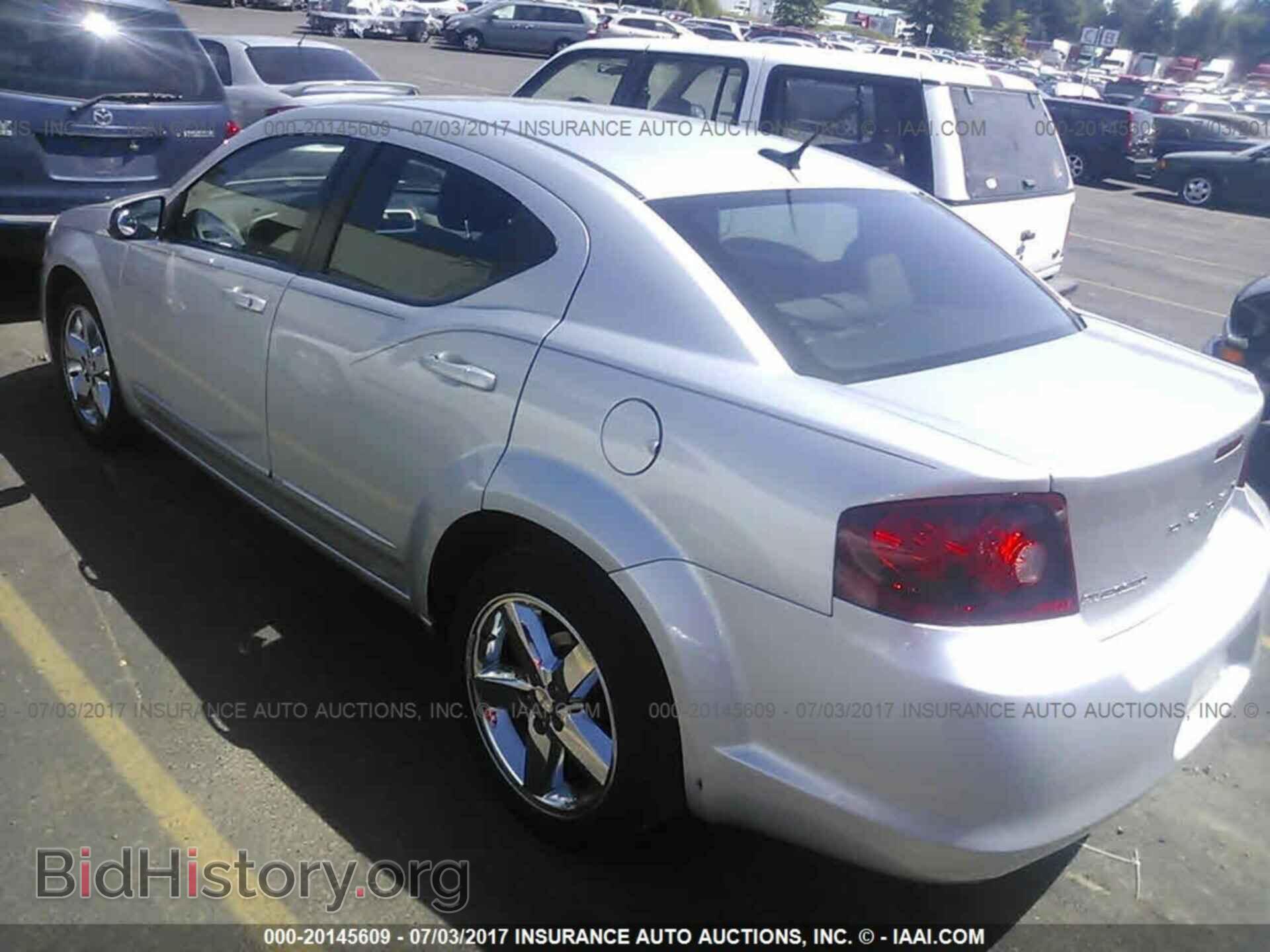 2011 Dodge Avenger - VIN: 1B3BD1FB3BN588950 - Фото 3