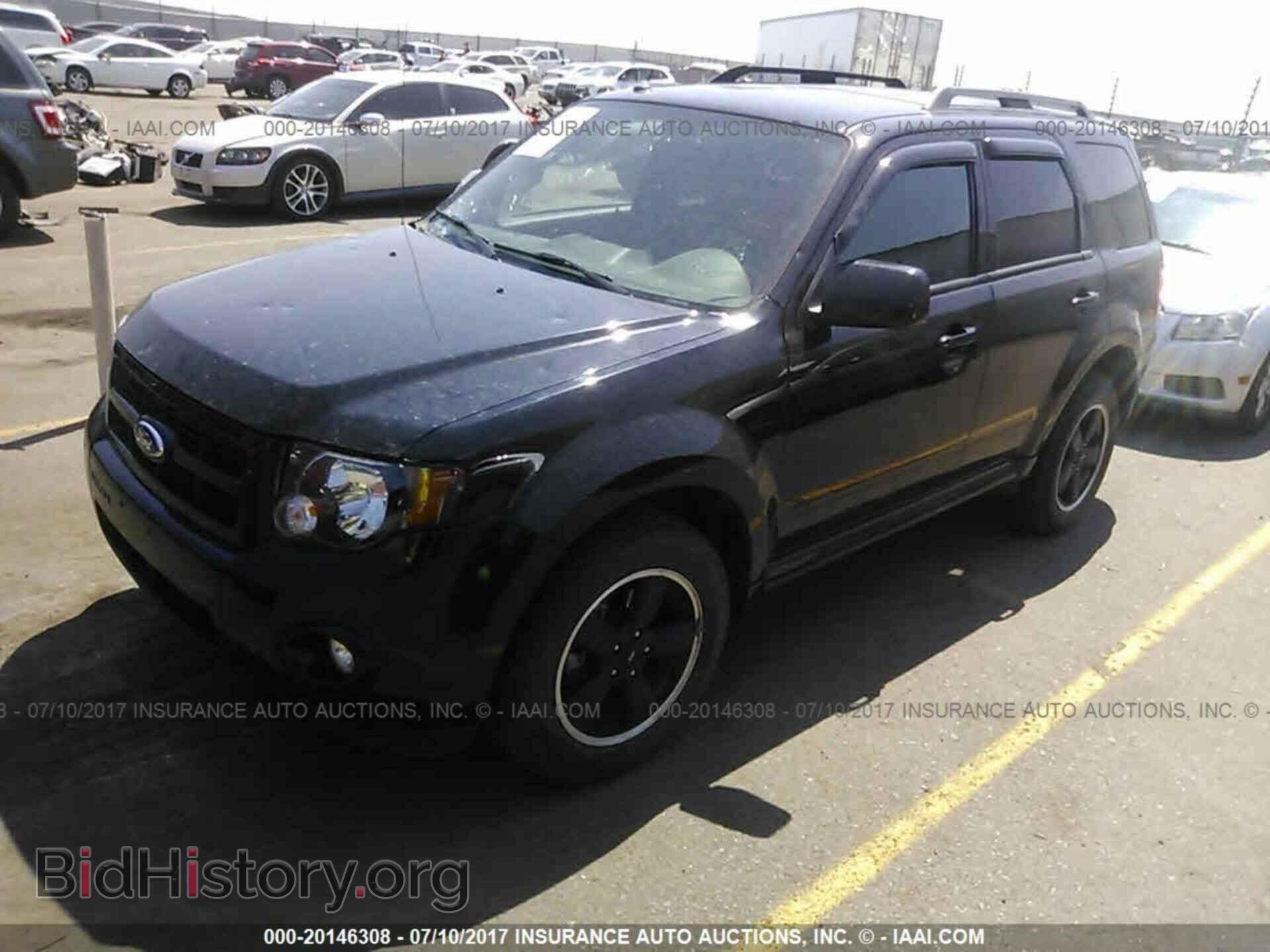 2011 Ford Escape - VIN: 1FMCU0D77BKC17556 - Photo 2