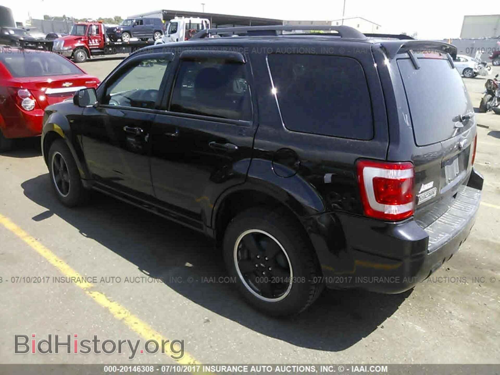 2011 Ford Escape - VIN: 1FMCU0D77BKC17556 - Photo 3