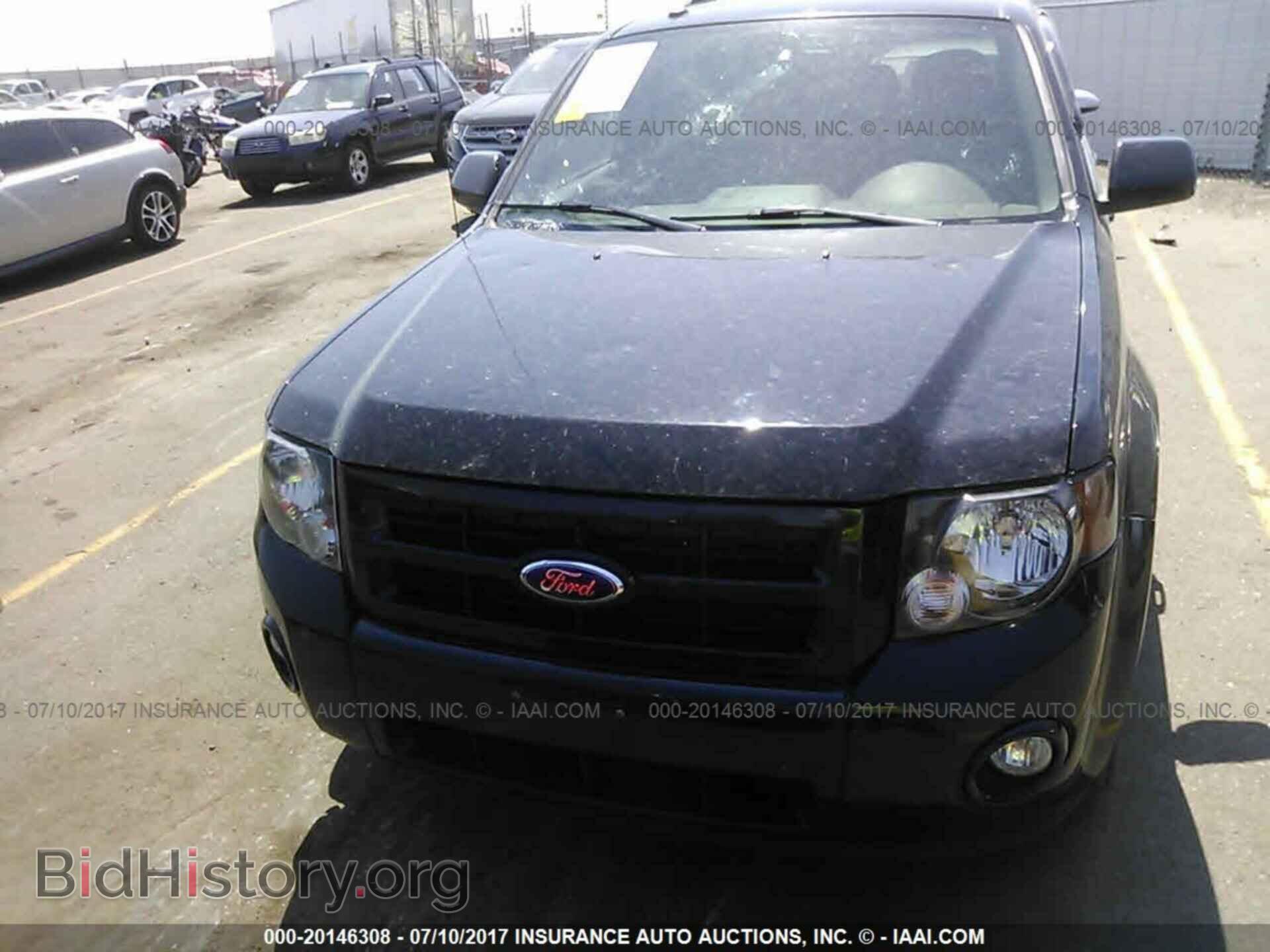 2011 Ford Escape - VIN: 1FMCU0D77BKC17556 - Photo 6