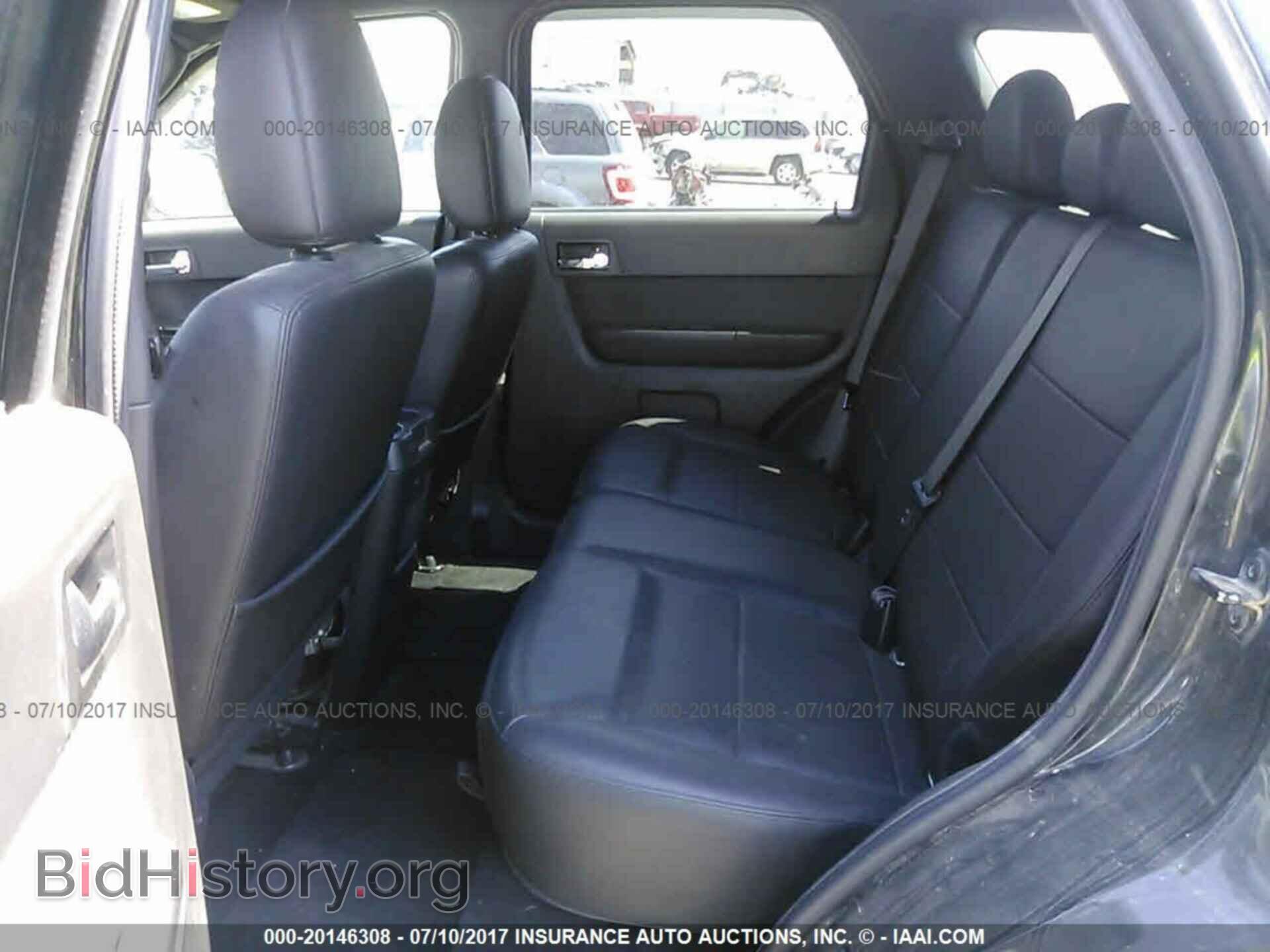 2011 Ford Escape - VIN: 1FMCU0D77BKC17556 - Photo 8