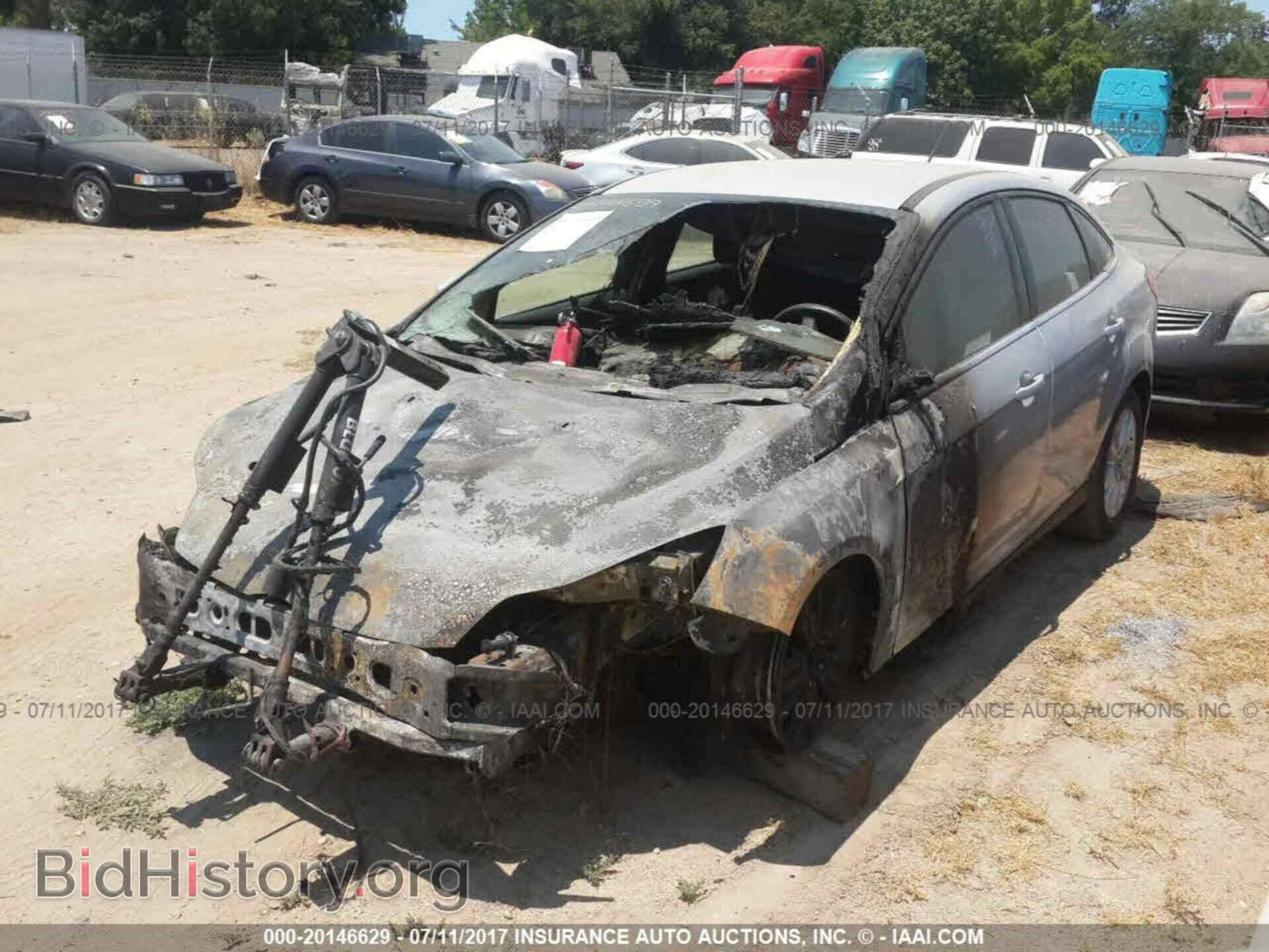 2012 Ford Focus - VIN: 1FAHP3H26CL388043 - Photo 2