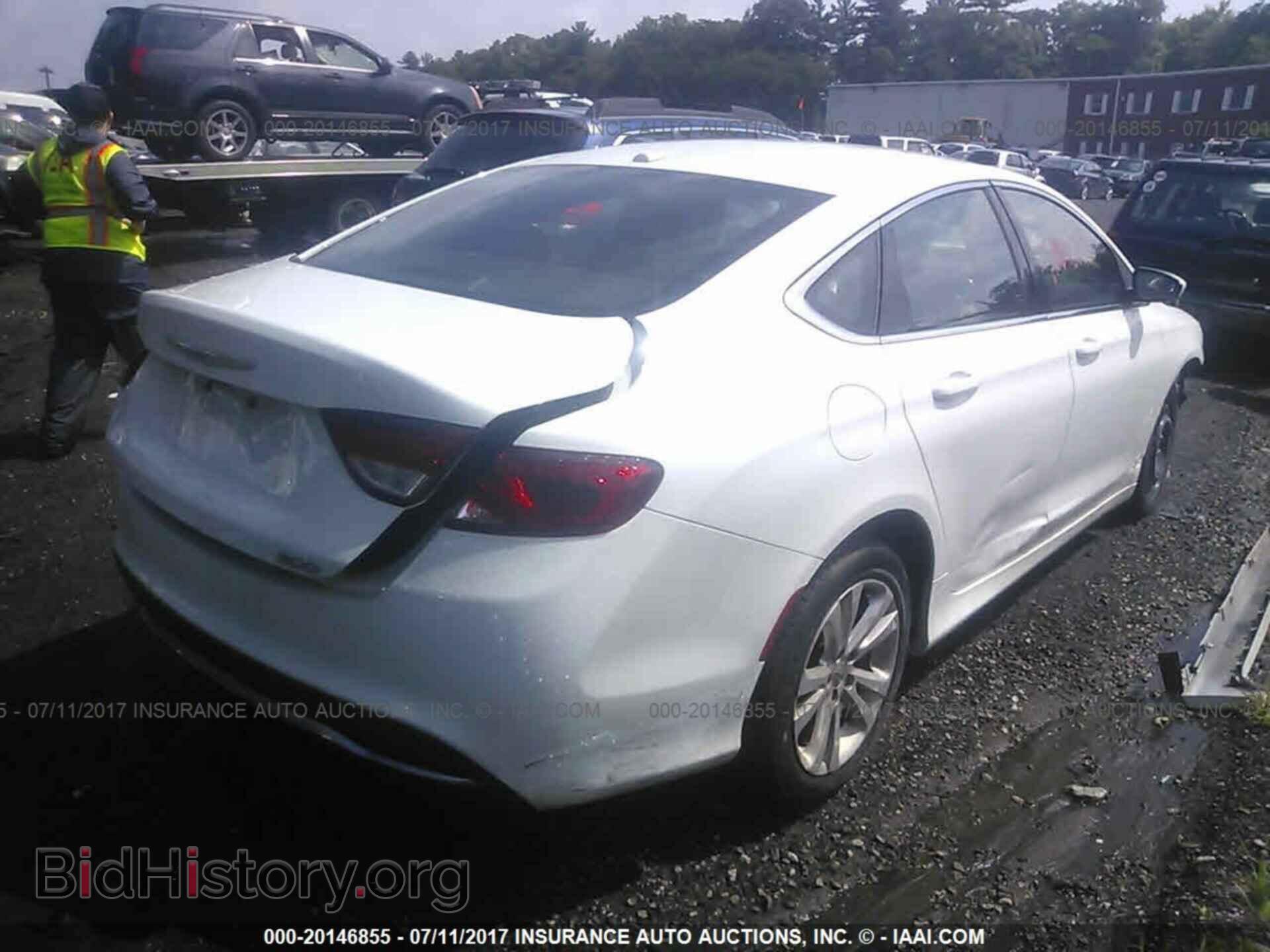 2015 Chrysler 200 - VIN: 1C3CCCAB3FN664315 - Photo 4