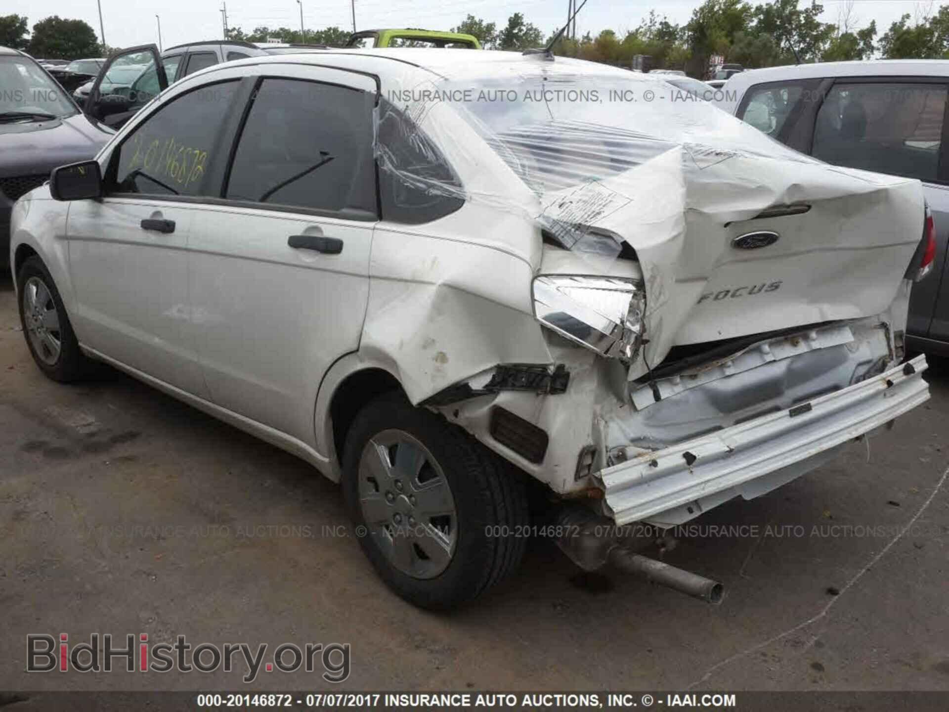 2011 Ford Focus - VIN: 1FAHP3EN1BW178364 - Фото 3