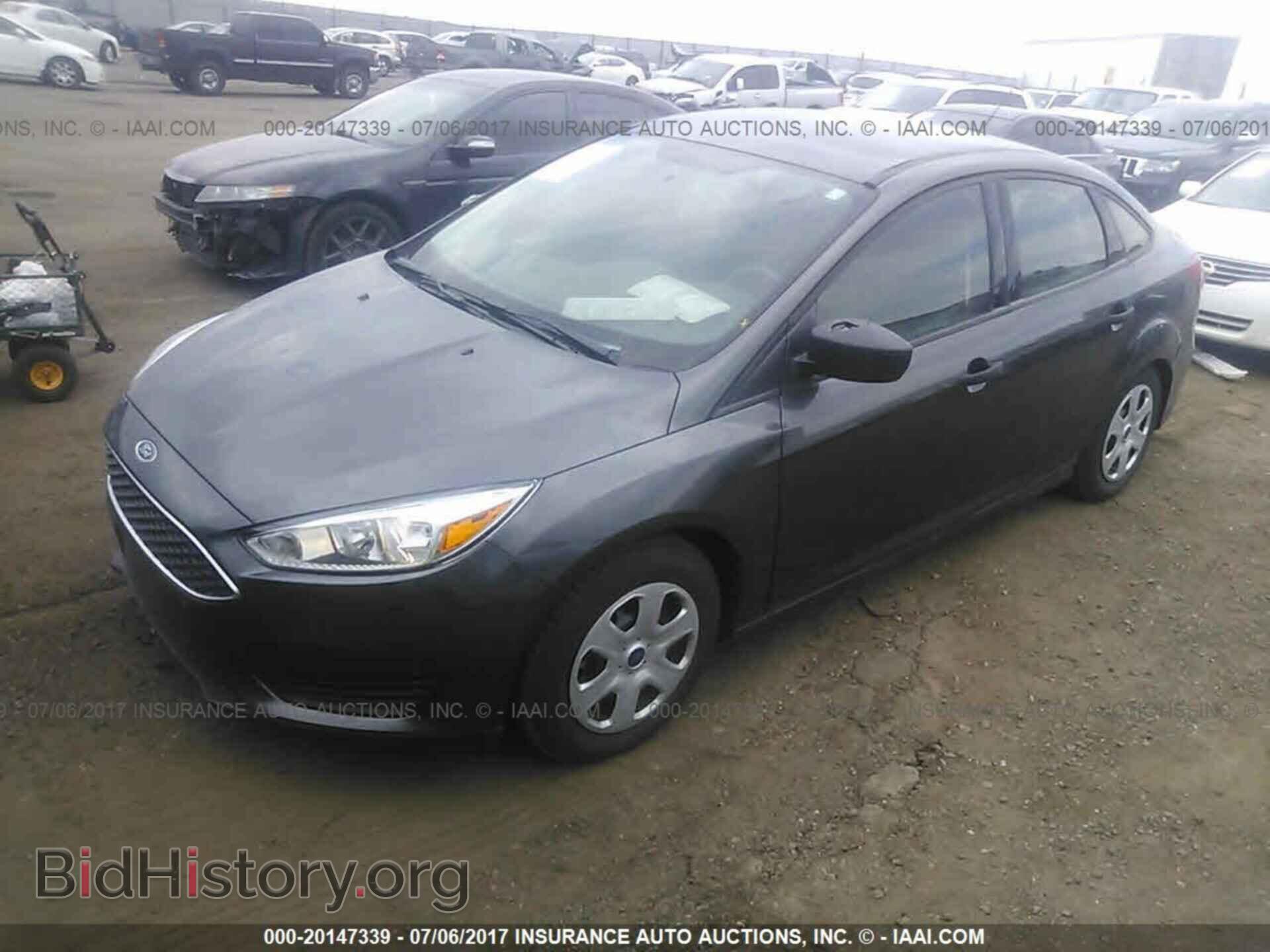 2016 Ford Focus - VIN: 1FADP3E23GL202886 - Фото 2