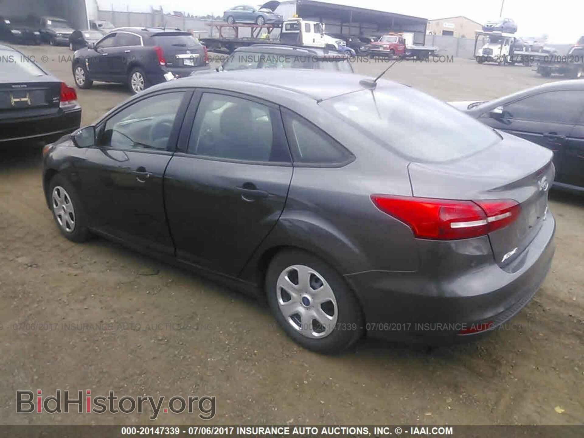 2016 Ford Focus - VIN: 1FADP3E23GL202886 - Фото 3