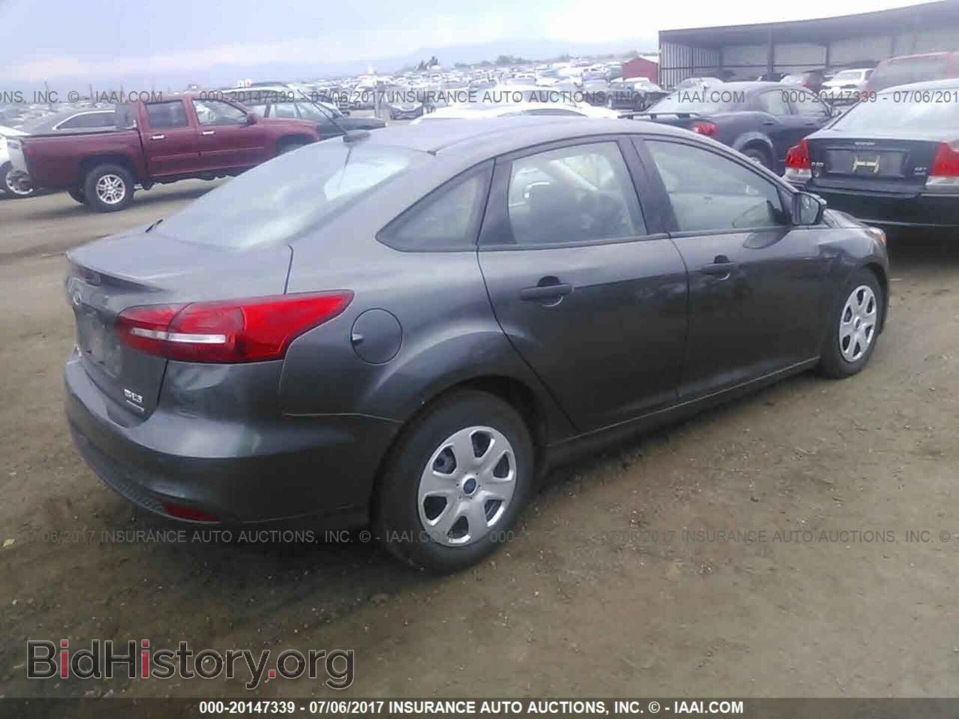 2016 Ford Focus - VIN: 1FADP3E23GL202886 - Фото 4