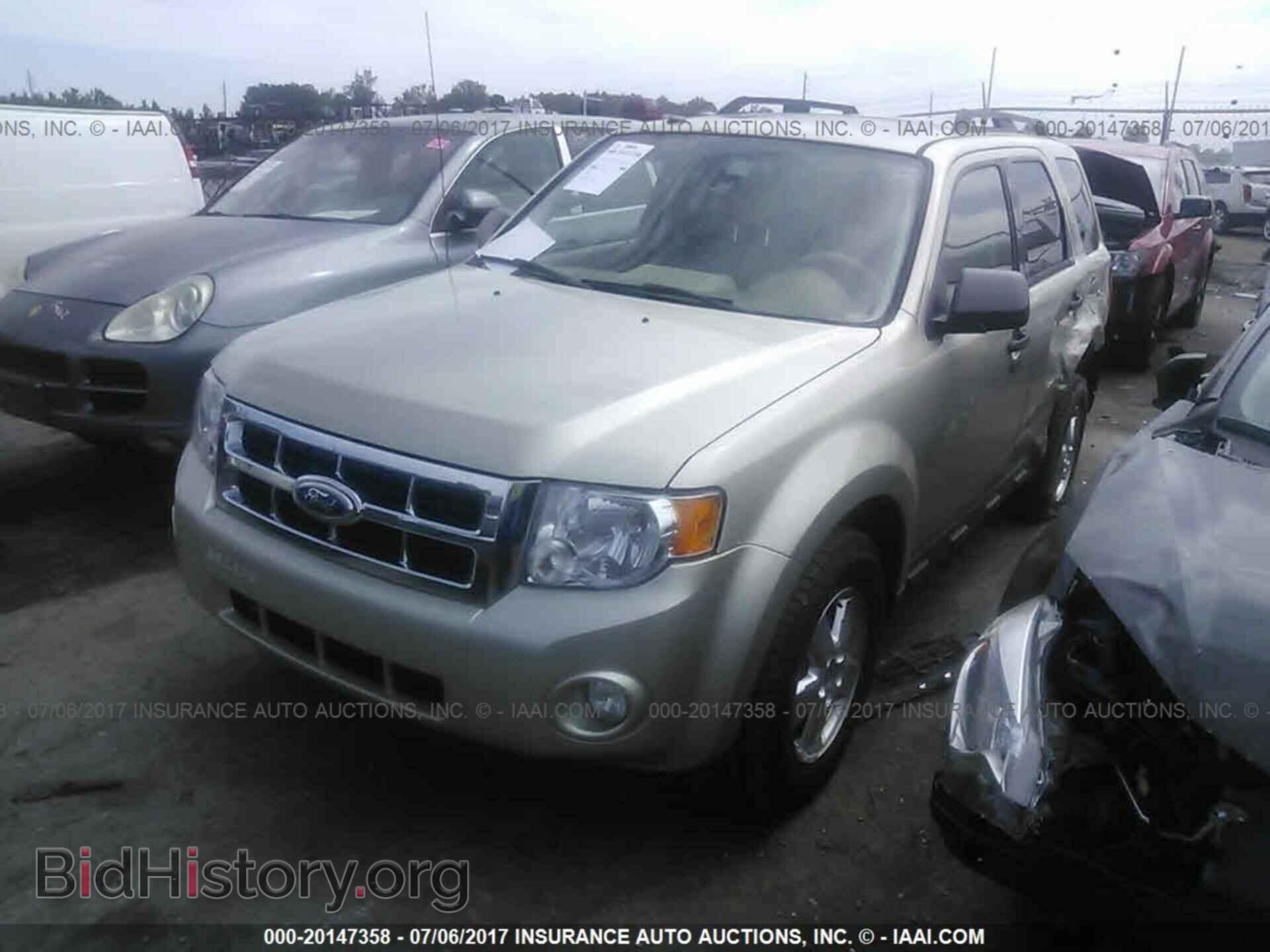 2012 Ford Escape - VIN: 1FMCU0D70CKC14029 - Photo 2