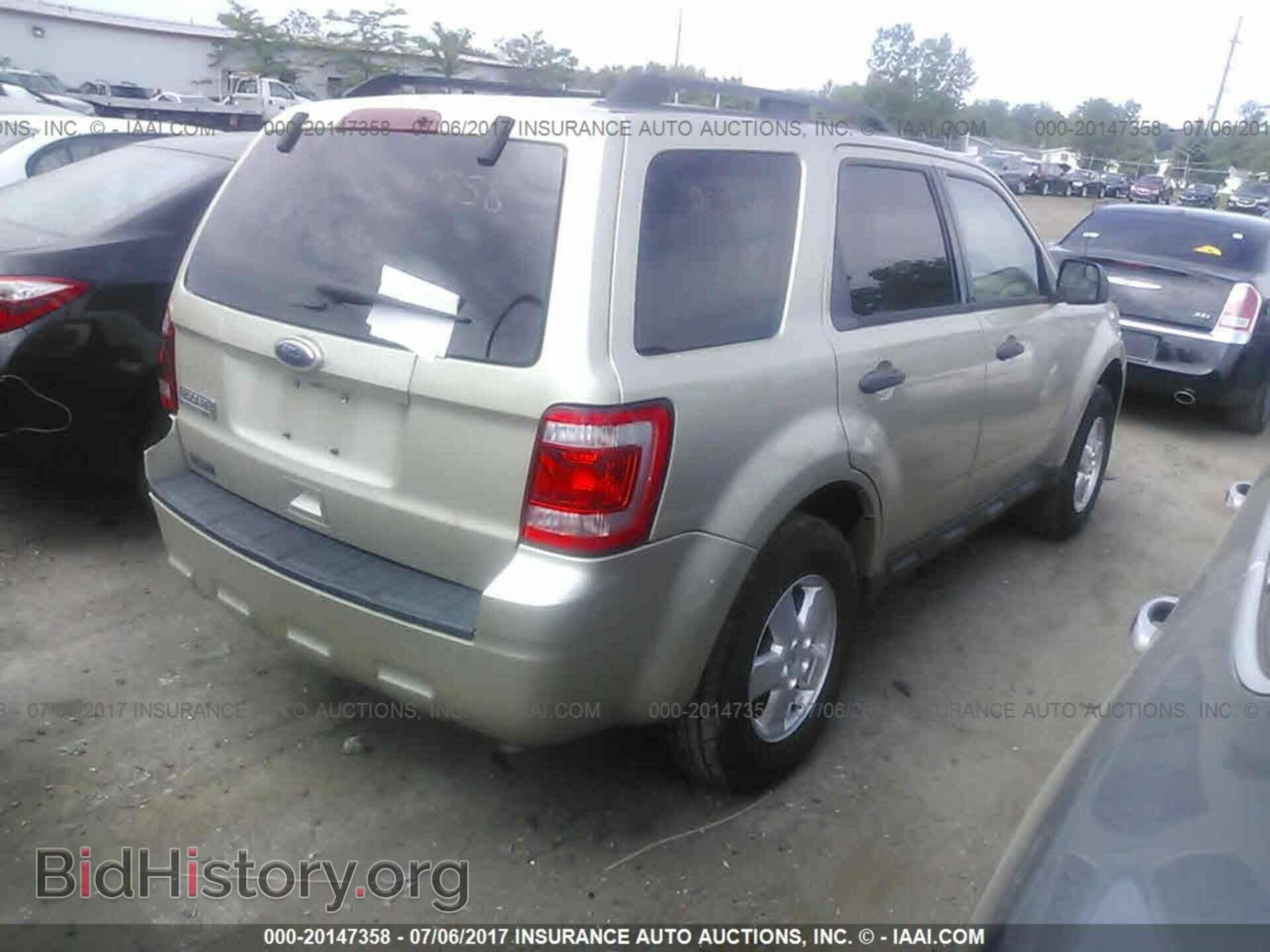 2012 Ford Escape - VIN: 1FMCU0D70CKC14029 - Photo 4