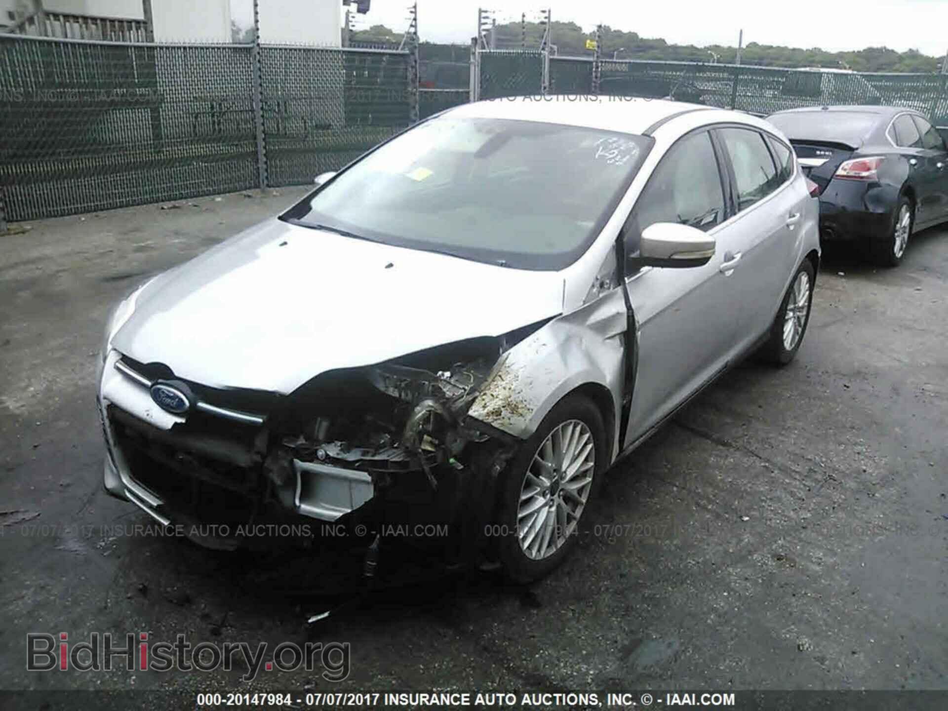 2012 Ford Focus - VIN: 1FAHP3M26CL332688 - Фото 2
