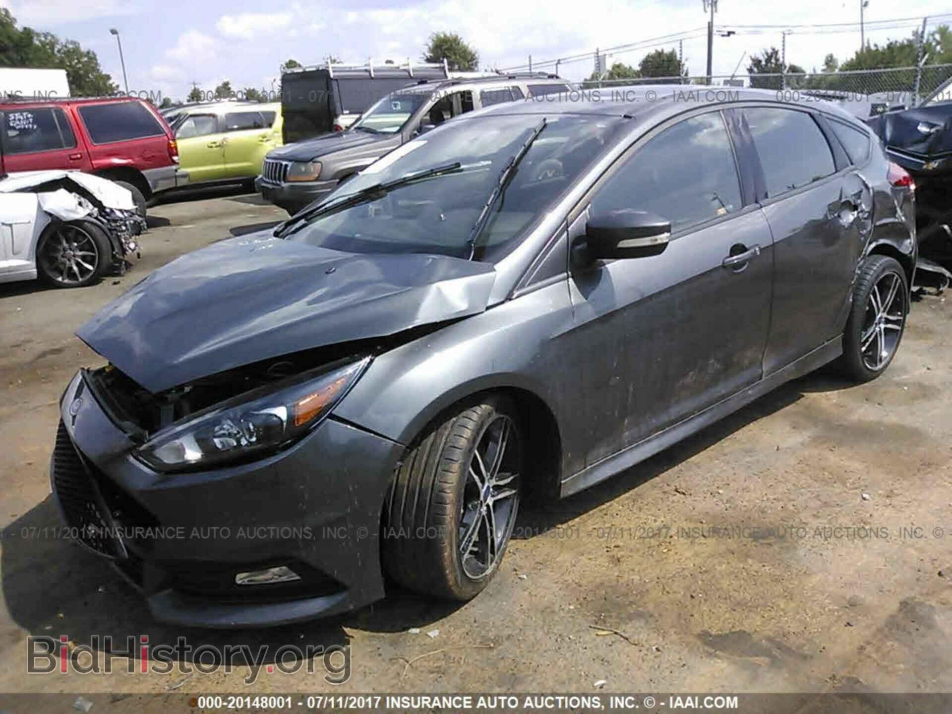 2017 Ford Focus - VIN: 1FADP3L93HL208138 - Photo 2