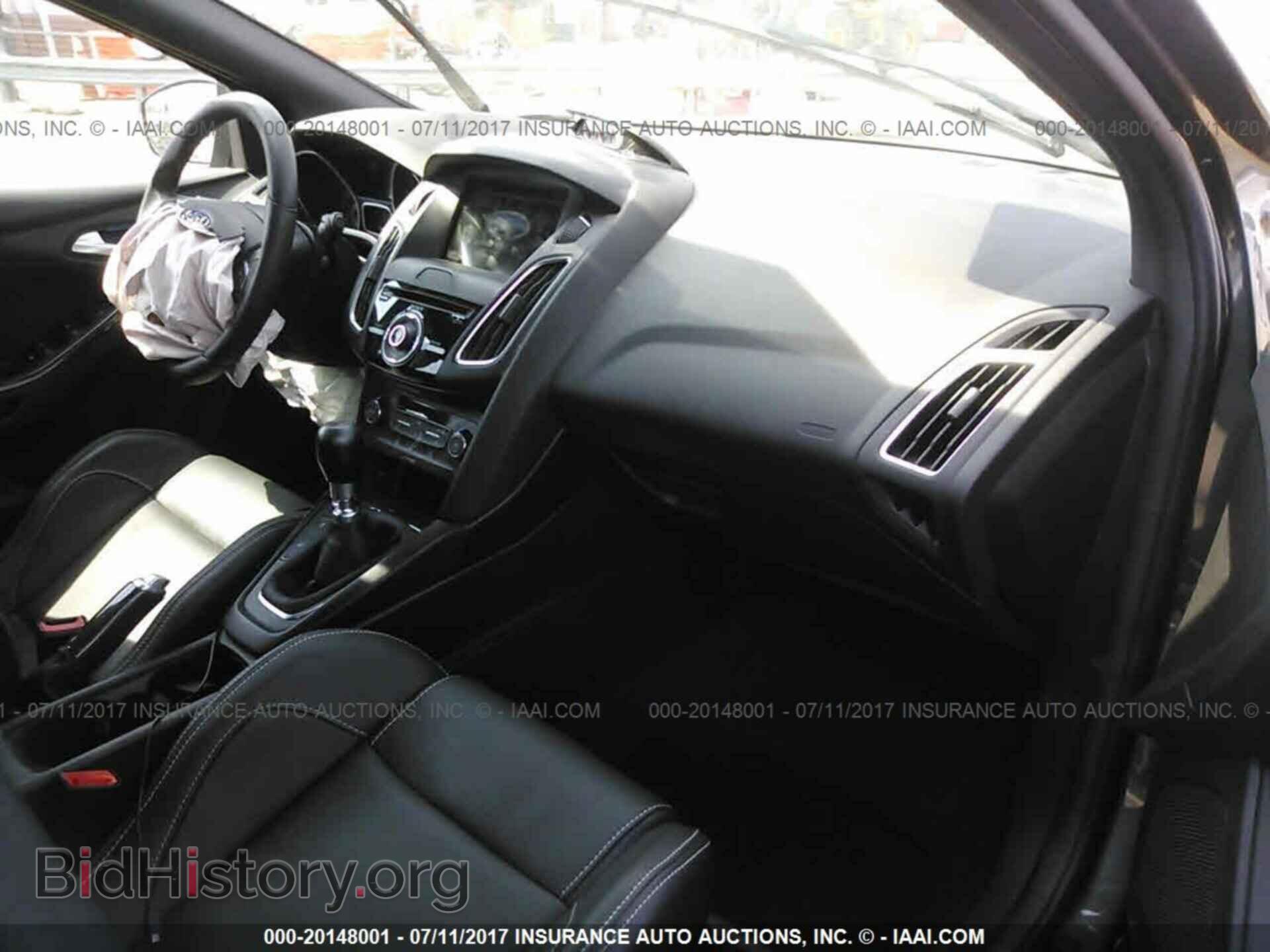 2017 Ford Focus - VIN: 1FADP3L93HL208138 - Photo 5