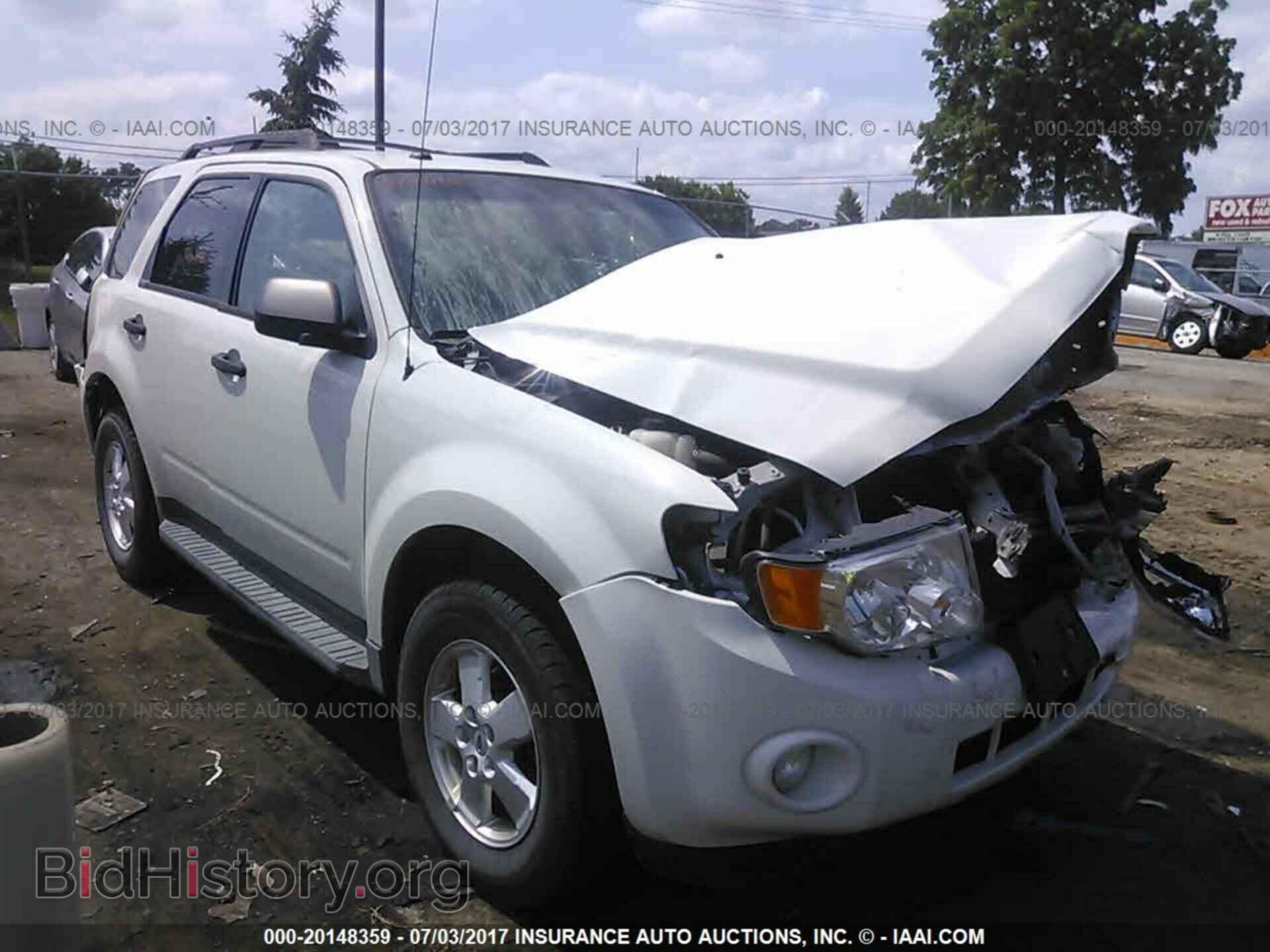 Photo 1FMCU0D75BKA15847 - Ford Escape 2011