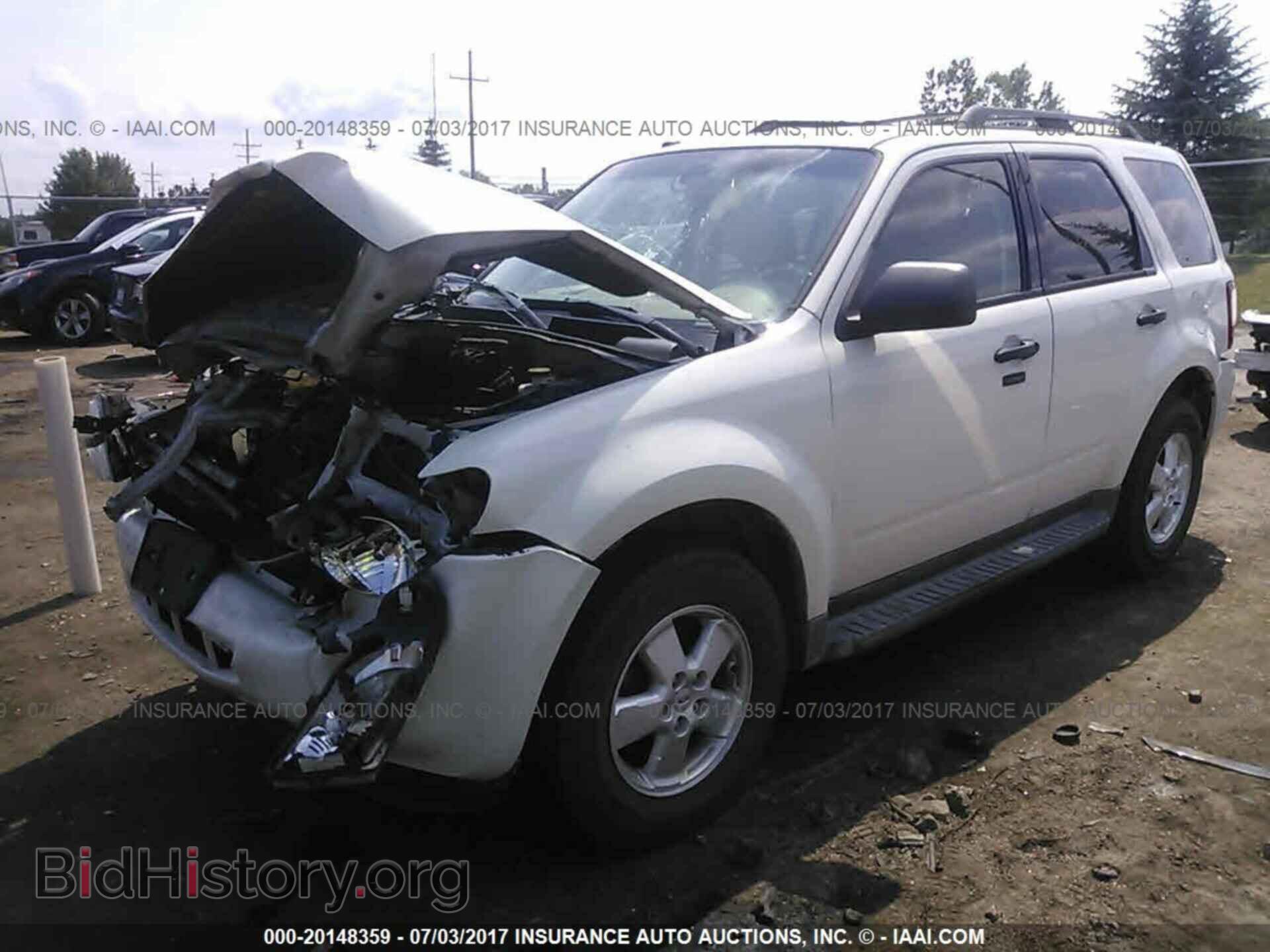 2011 Ford Escape - VIN: 1FMCU0D75BKA15847 - Photo 2