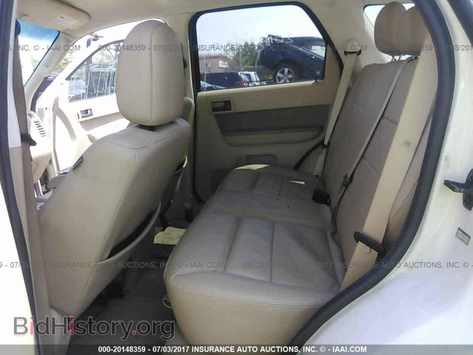 2011 Ford Escape - VIN: 1FMCU0D75BKA15847 - Photo 8