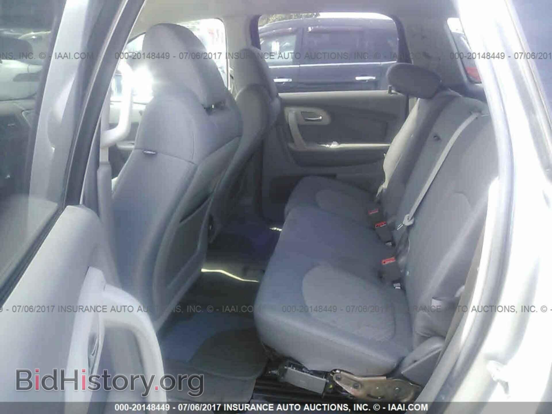 2011 Chevrolet Traverse - VIN: 1GNKREED1BJ265358 - Photo 8