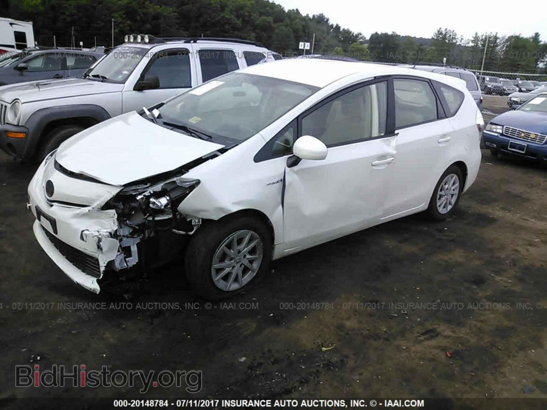 2014 Toyota Prius v - VIN: JTDZN3EU8E3359267 - Фото 2