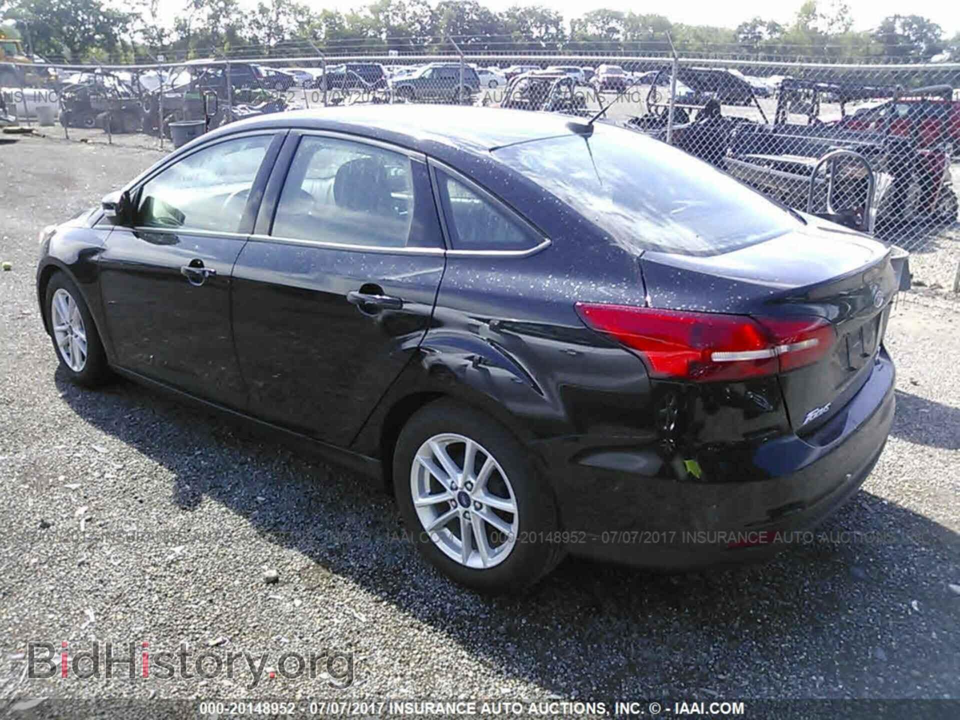 2016 Ford Focus - VIN: 1FADP3F22GL403449 - Photo 3