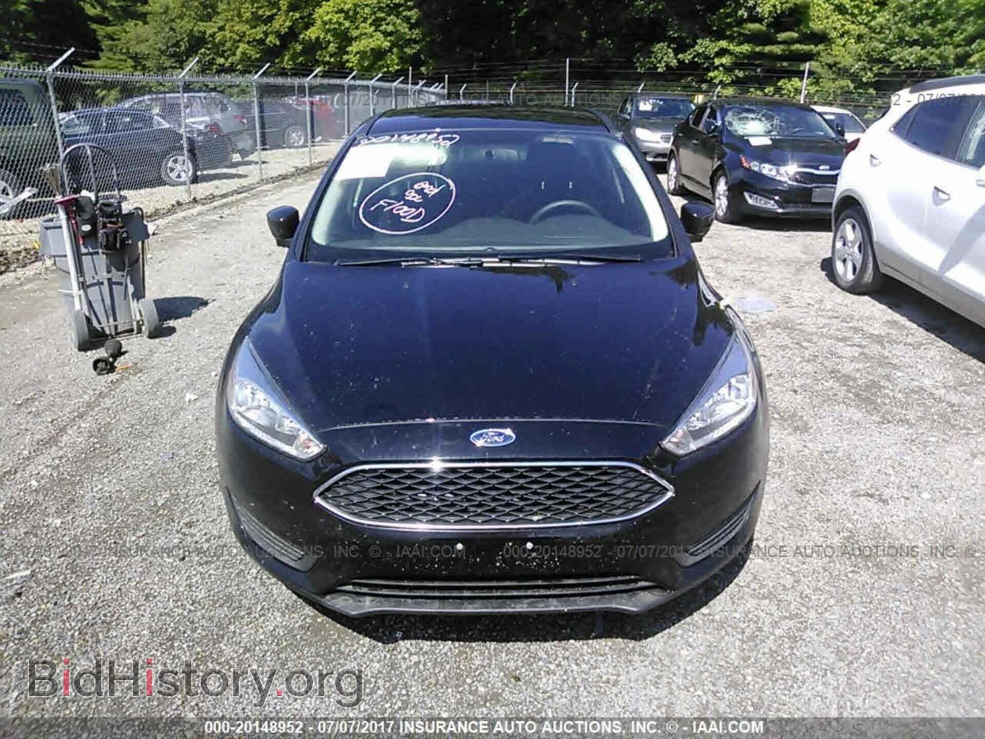 2016 Ford Focus - VIN: 1FADP3F22GL403449 - Photo 6