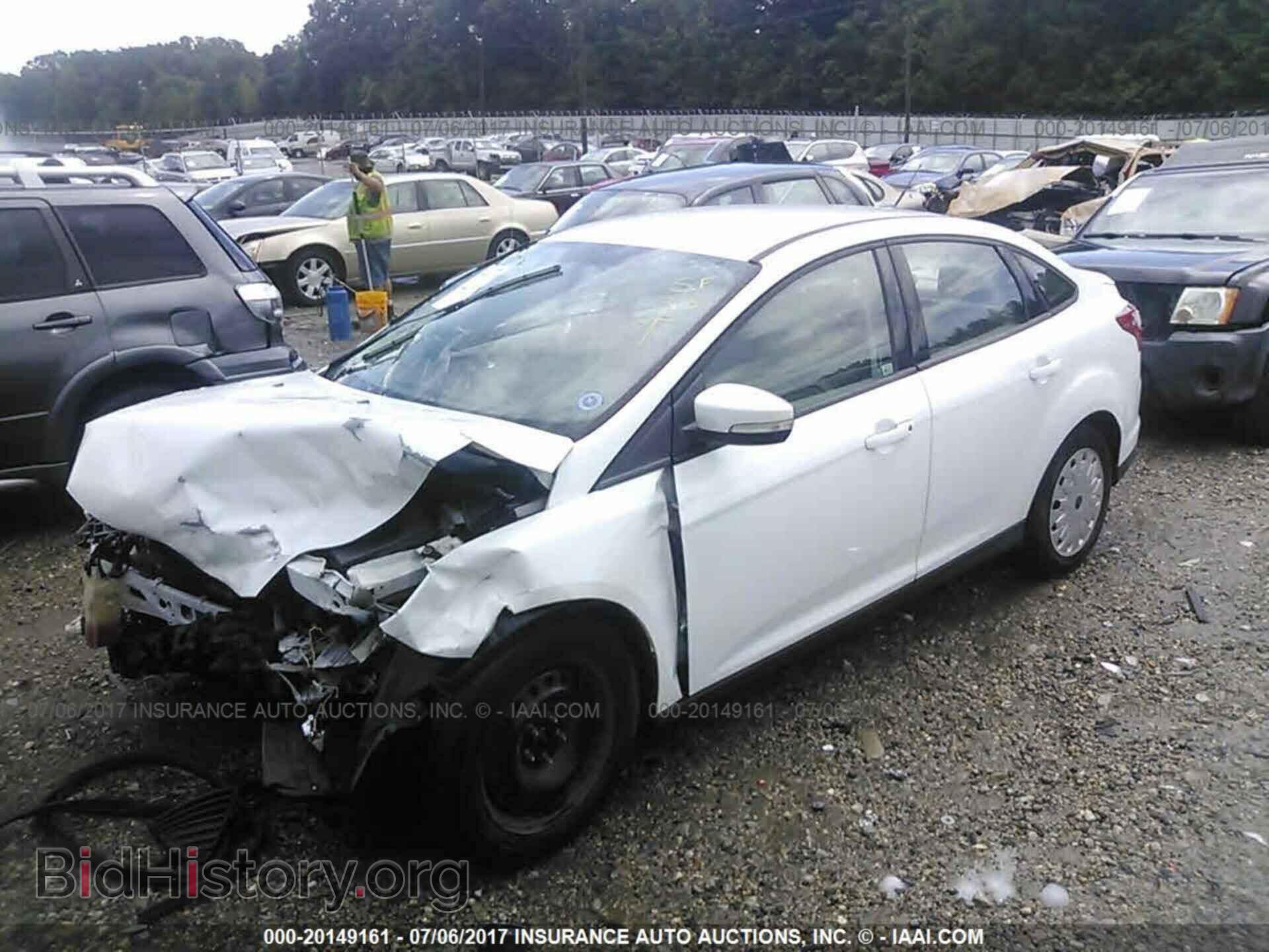 2012 Ford Focus - VIN: 1FAHP3F22CL292705 - Photo 2