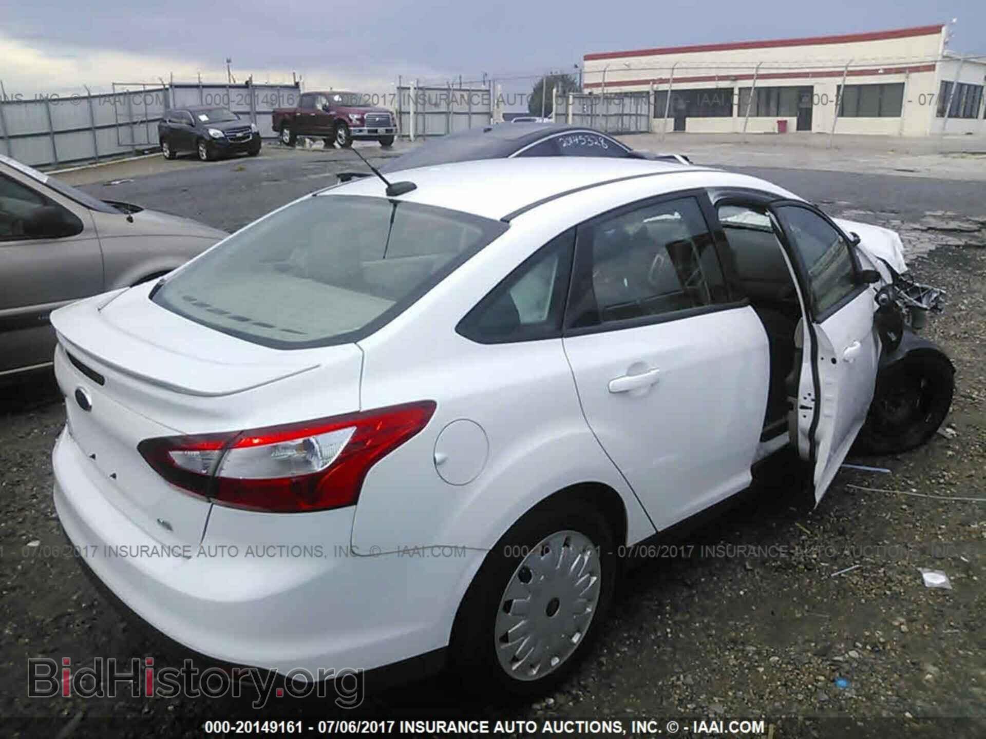 2012 Ford Focus - VIN: 1FAHP3F22CL292705 - Photo 4