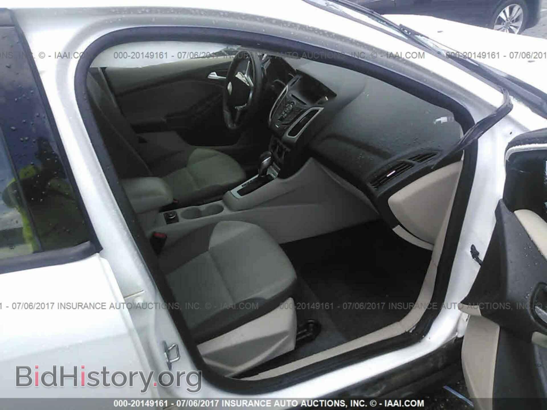 2012 Ford Focus - VIN: 1FAHP3F22CL292705 - Photo 5