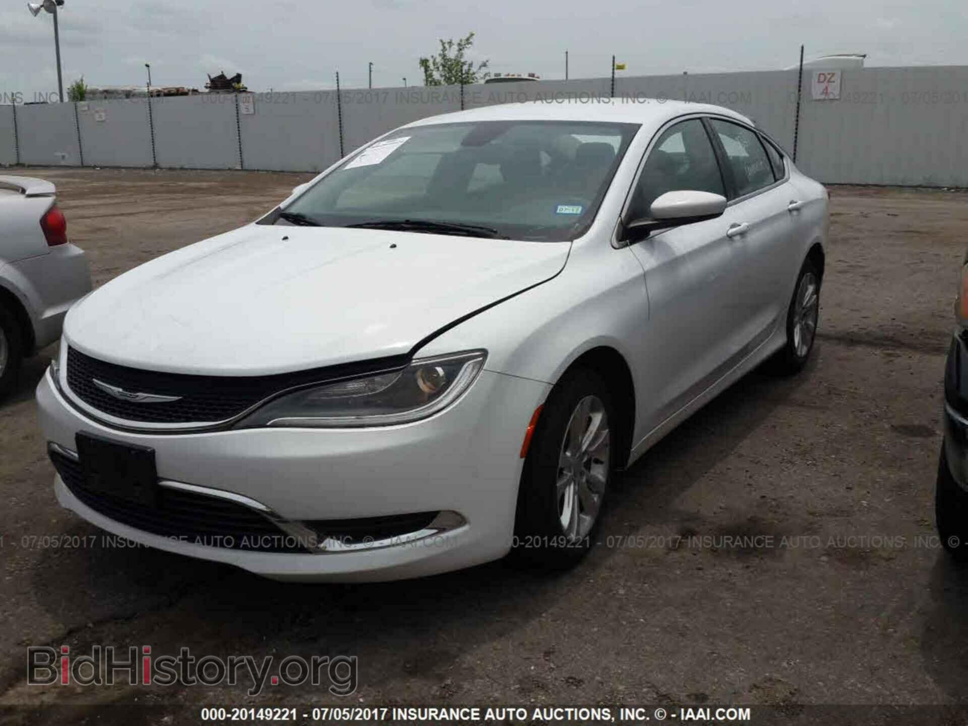 2015 Chrysler 200 - VIN: 1C3CCCAB3FN569852 - Фото 2